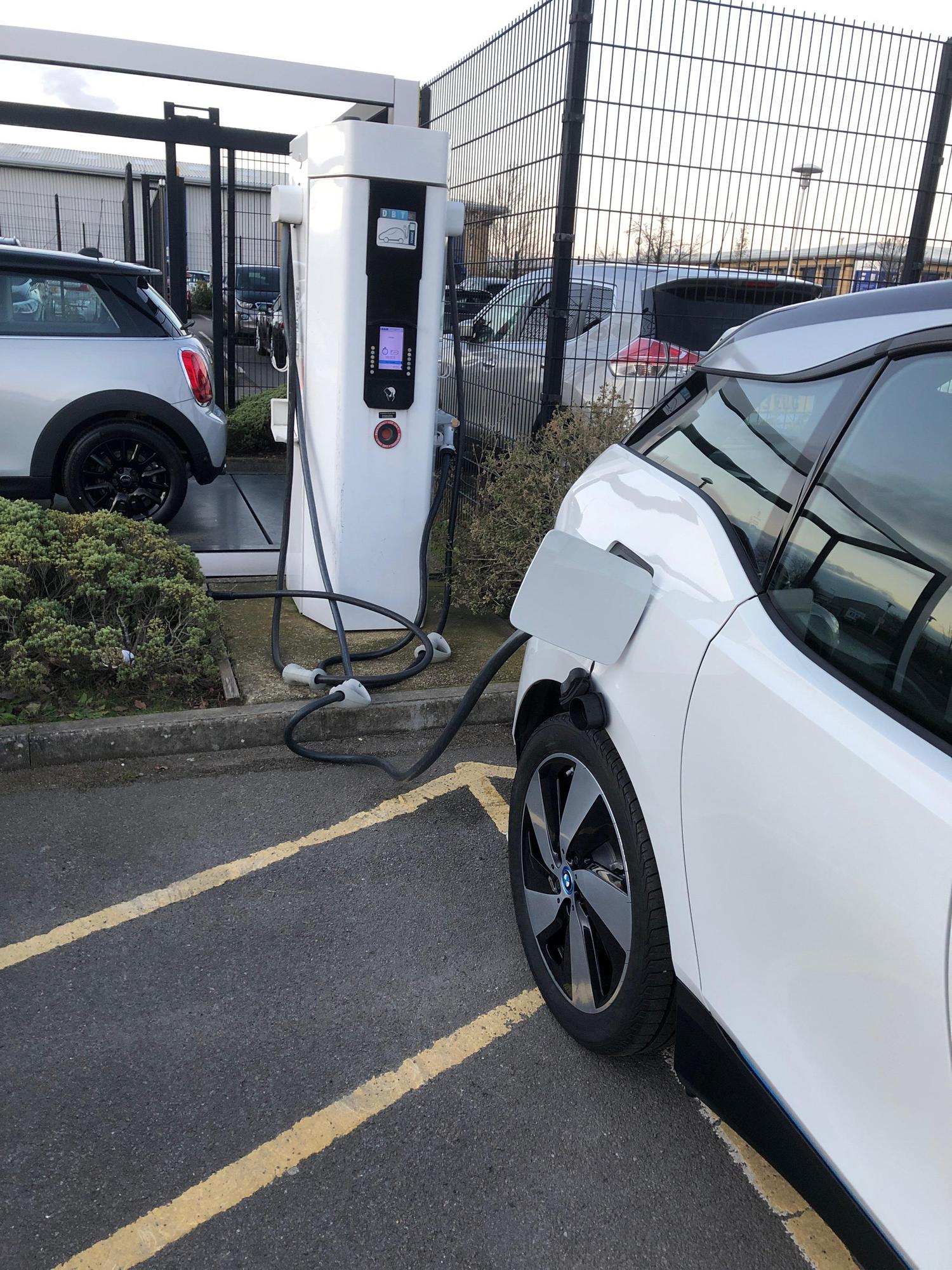 Barons Bedford BMW 1 Edison Rd, Bedford MK41 0HU, UK EV Station