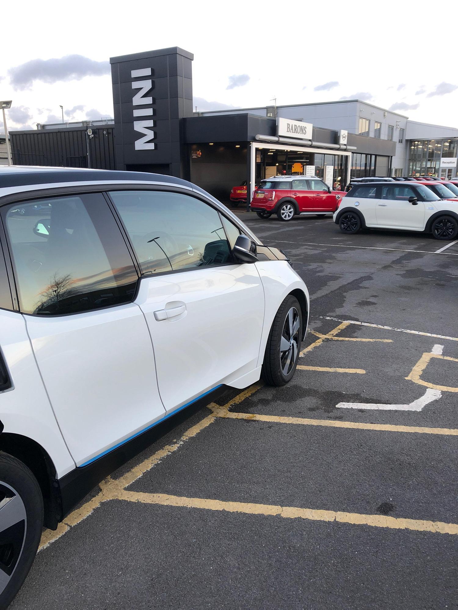 Barons Bedford BMW 1 Edison Rd, Bedford MK41 0HU, UK EV Station