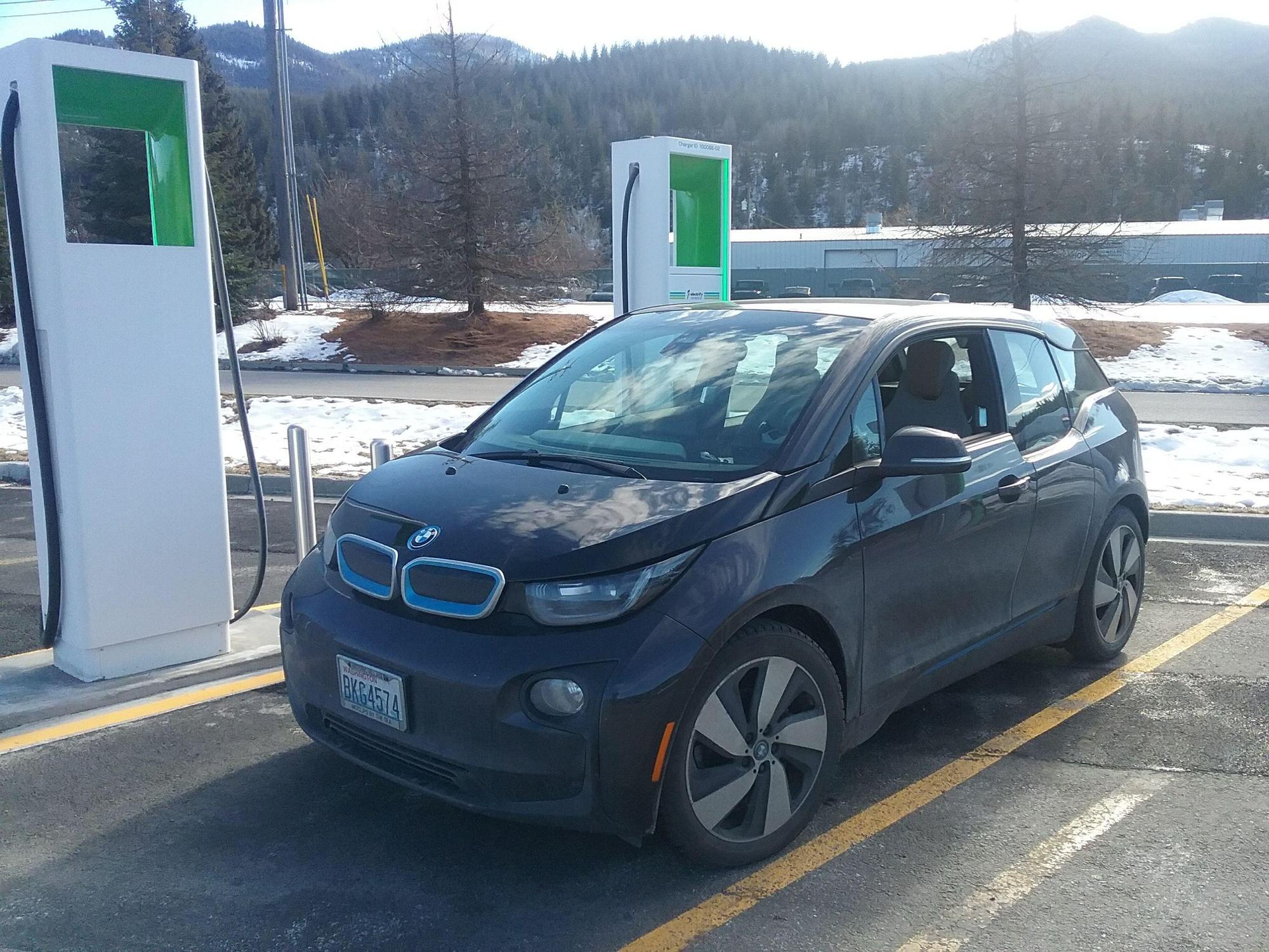 Walmart Supercenter Smelterville, ID EV Station