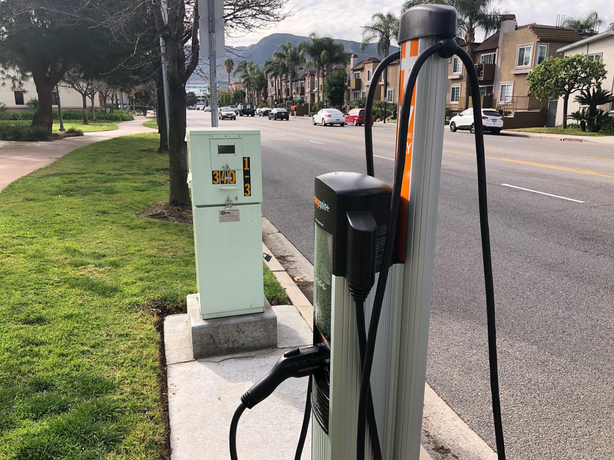 Buena Vista St Parking/Charging Burbank, CA EV Station