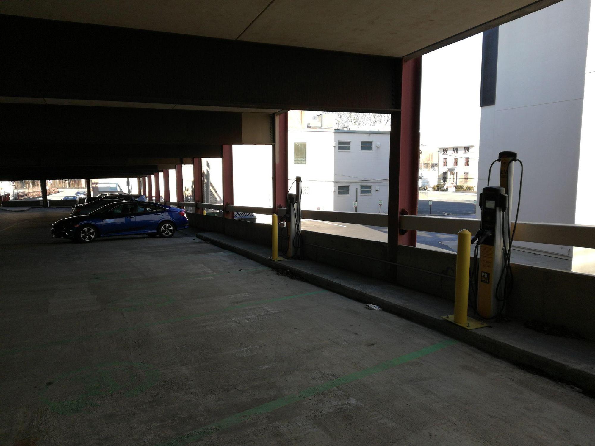 Financial Plaza Parking Deck Poughkeepsie, NY EV Station