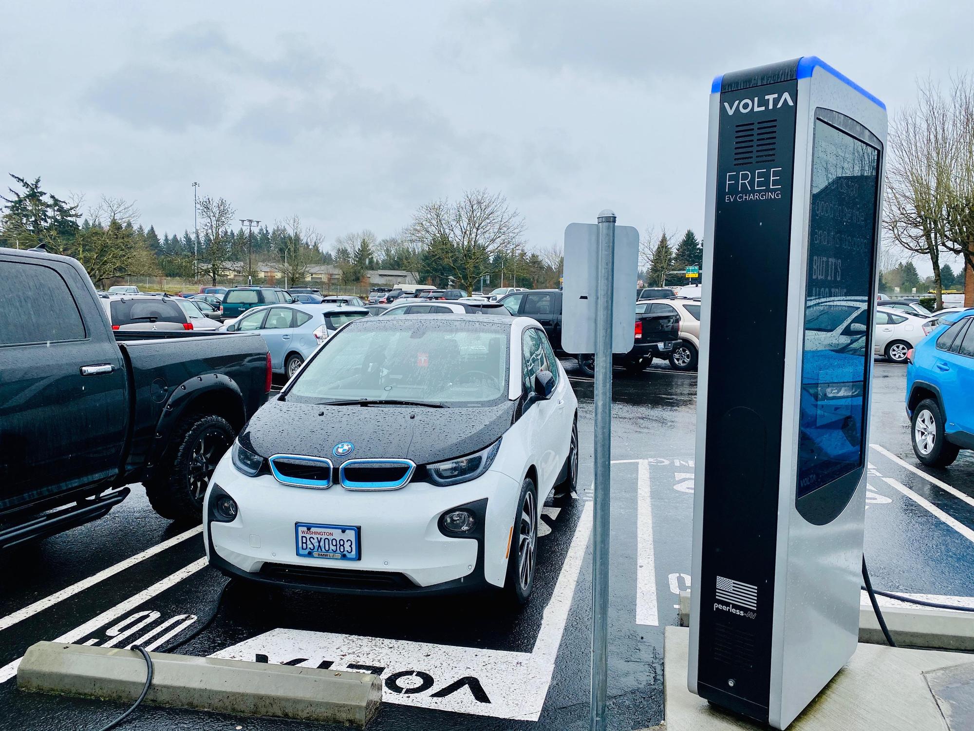 Vancouver Mall Safari Mini Golf Vancouver, WA EV Station