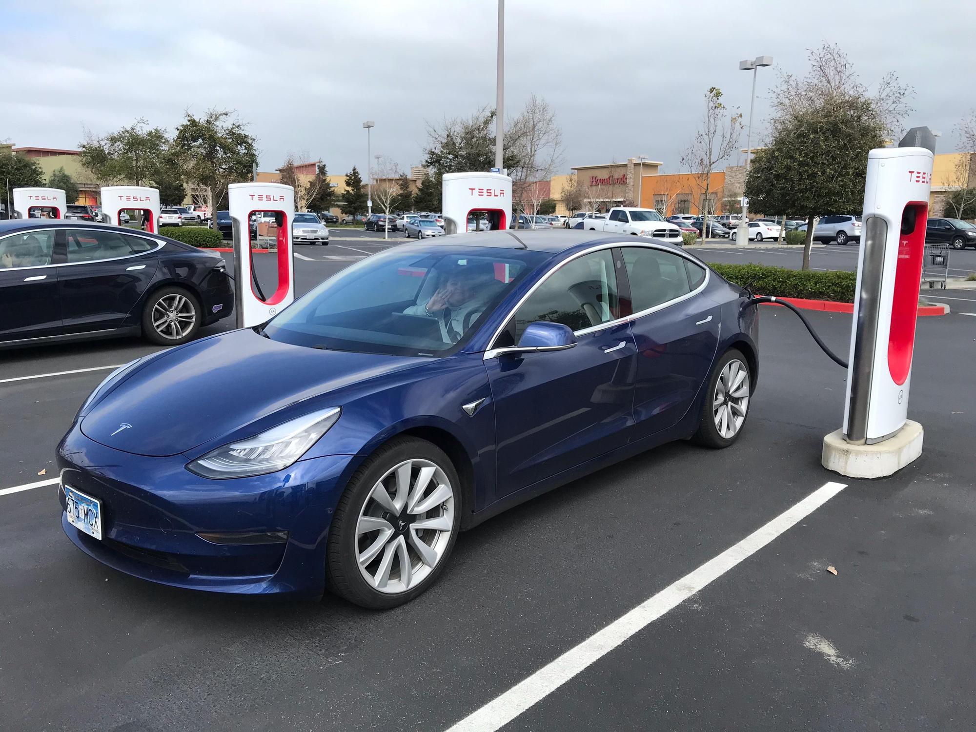 East Washington Place Sprouts Farmers Market Petaluma, CA EV Station