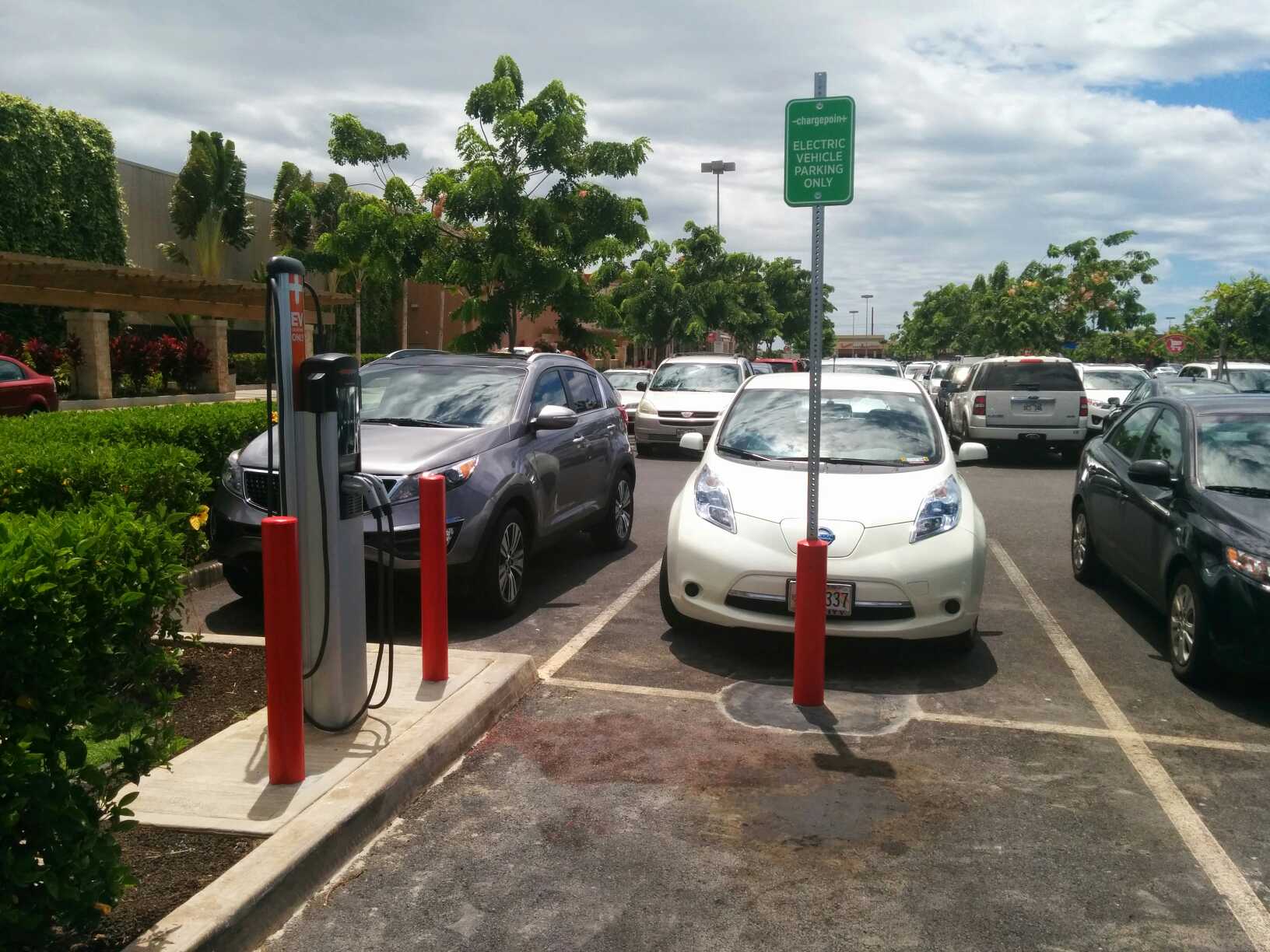 Kapolei Commons Target Kapolei, HI EV Station