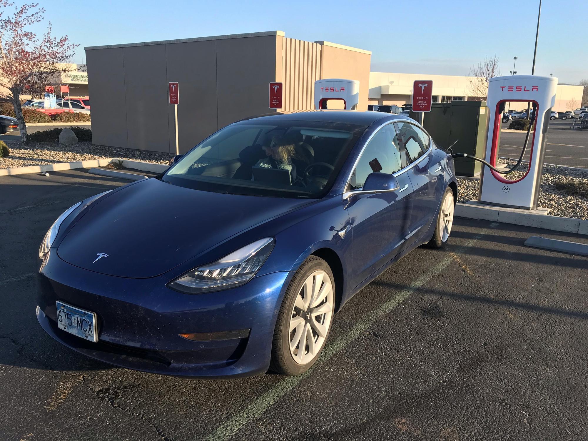 Fred Meyer (1) Kennewick, WA EV Station
