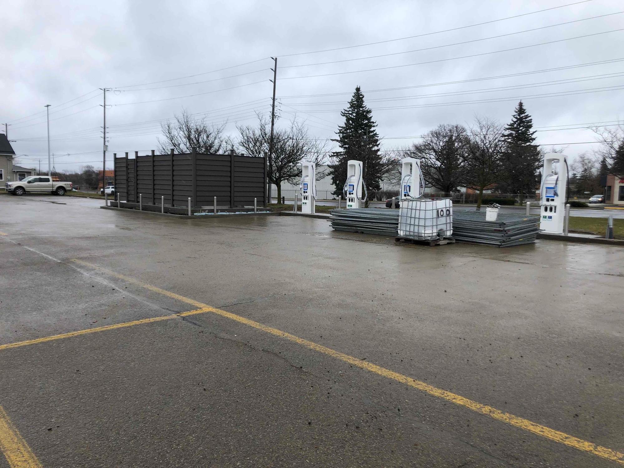 Canadian Tire Brockville Brockville, ON EV Station