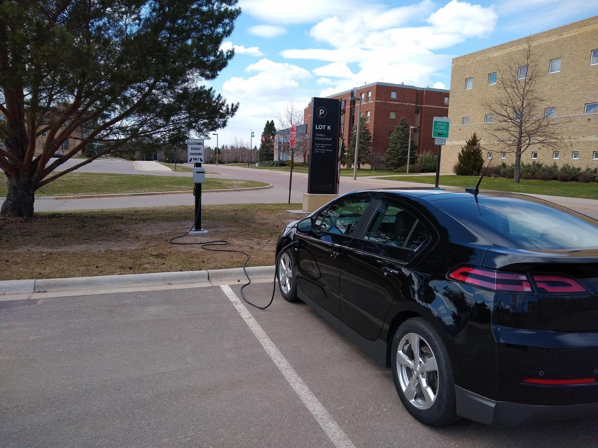 Gustavus Adolphus College Nobel/Olin Parking Lot St Peter, MN EV
