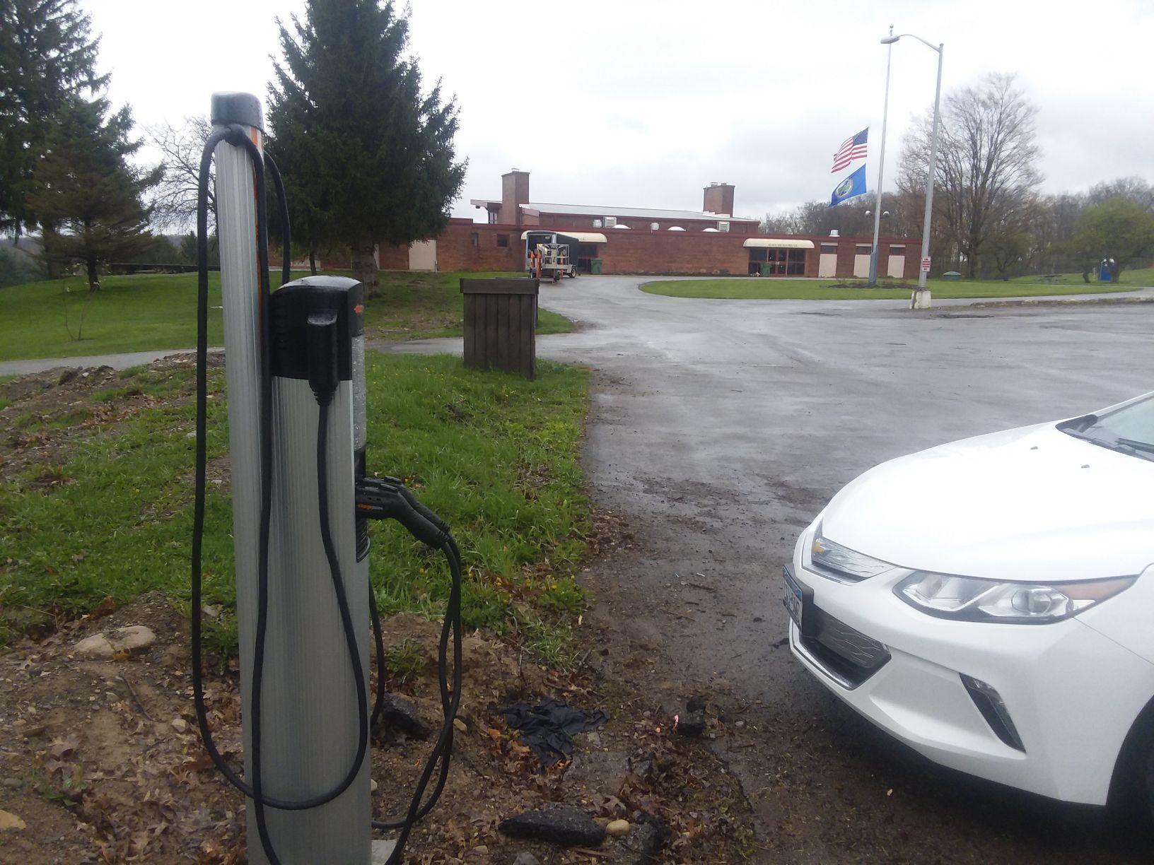 Elma Meadows Golf Course 1711 Girdle Rd, Elma 14059 EV Station