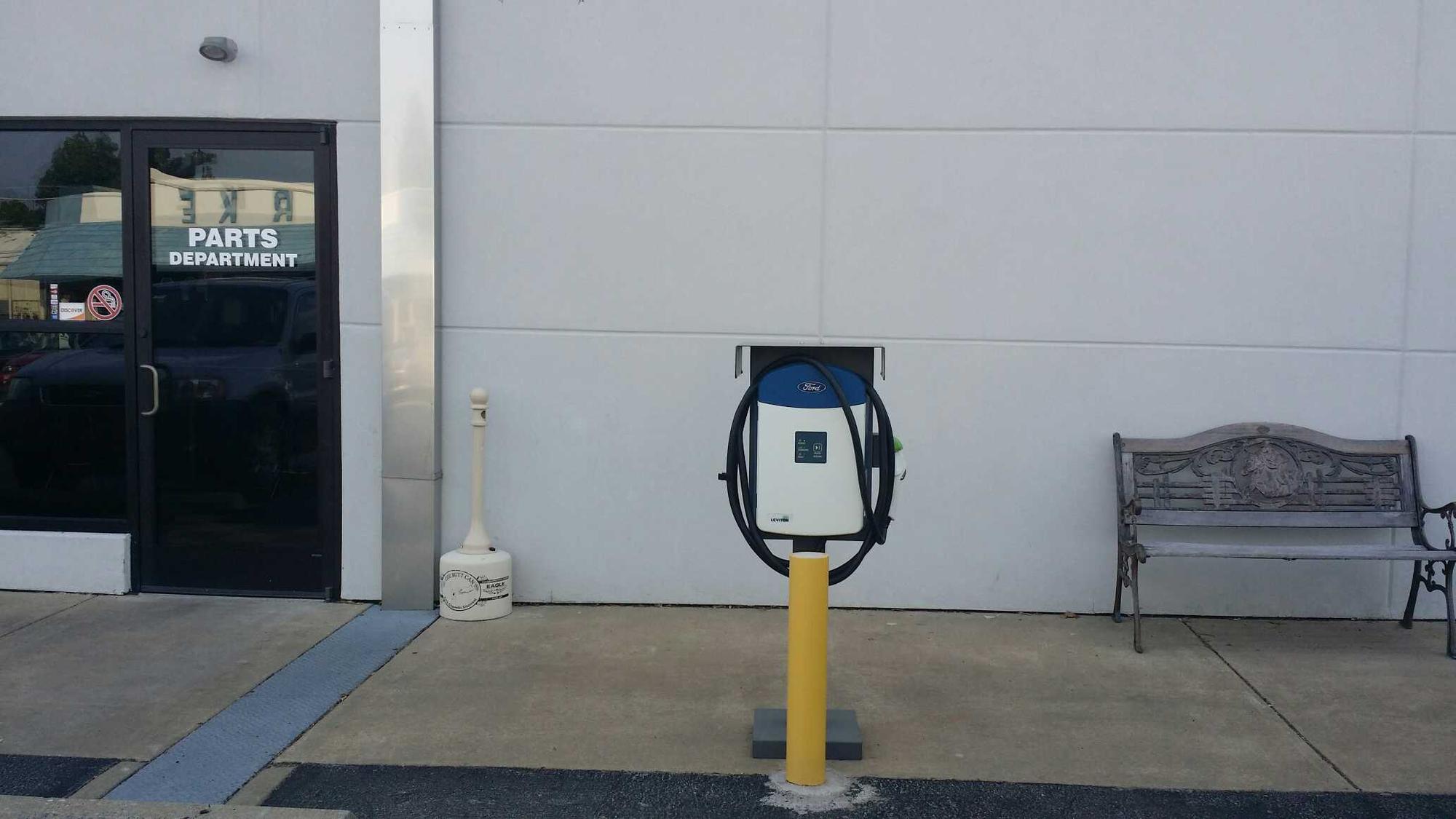 Parker Ford Lincoln Murray, KY EV Station