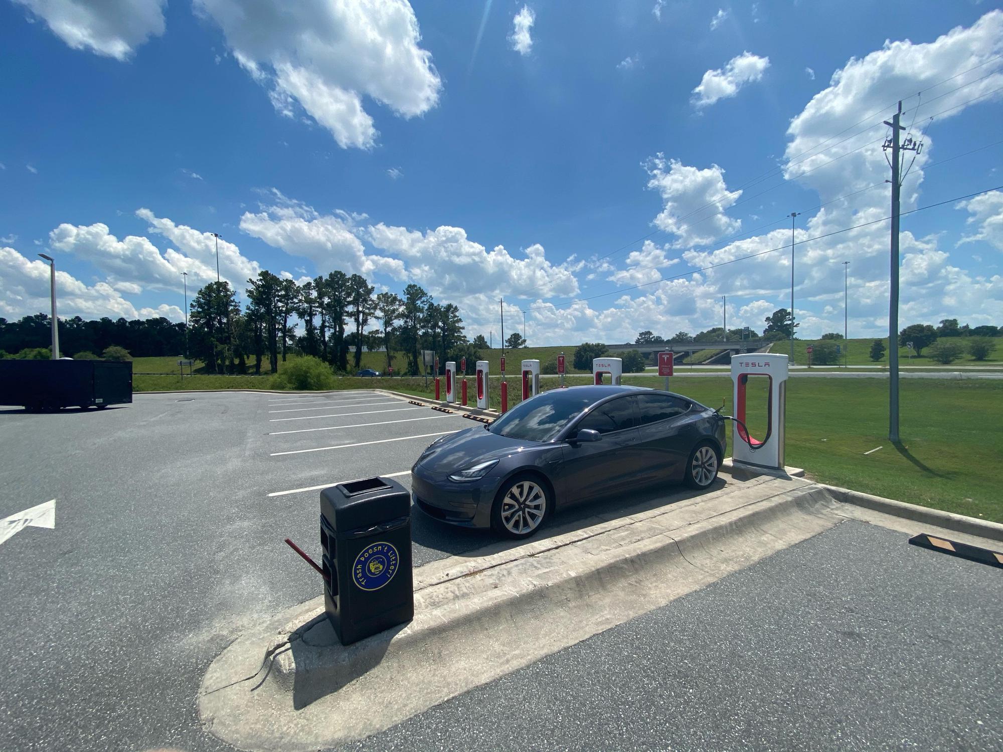 Busy Bee Live Oak Live Oak, FL EV Station