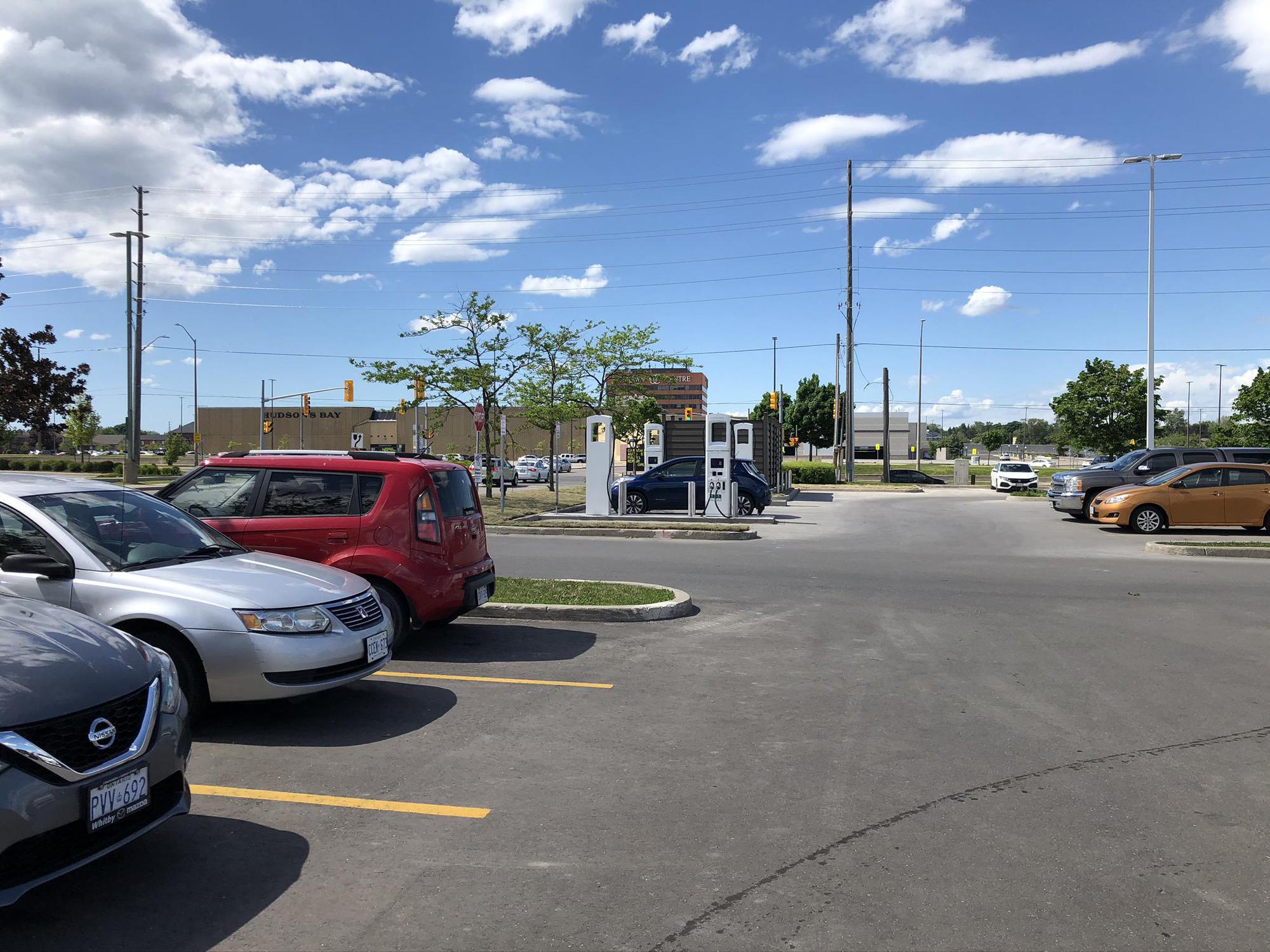 Canadian Tire Oshawa Oshawa, ON EV Station