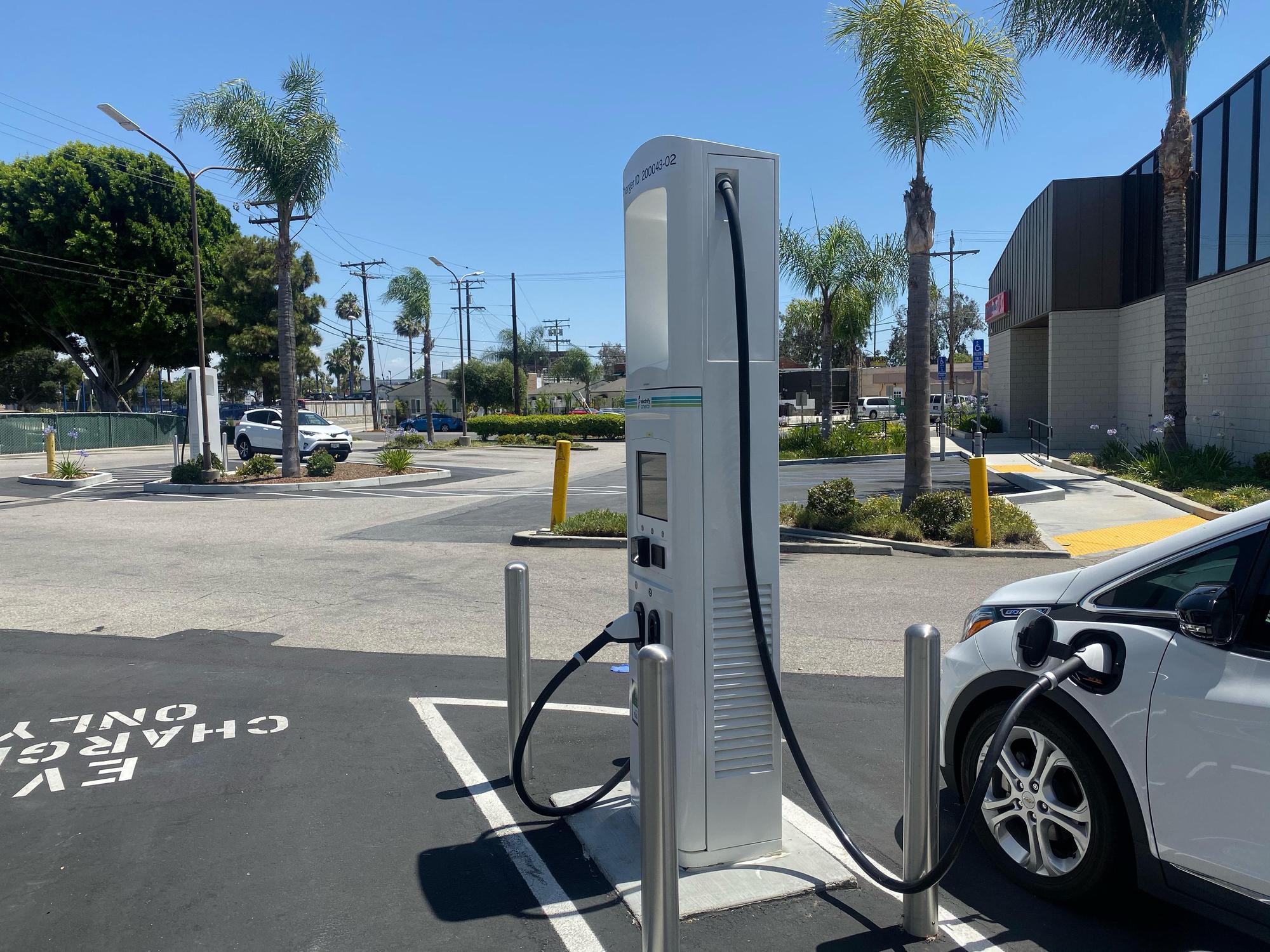 Bank of America Glendale, CA EV Station