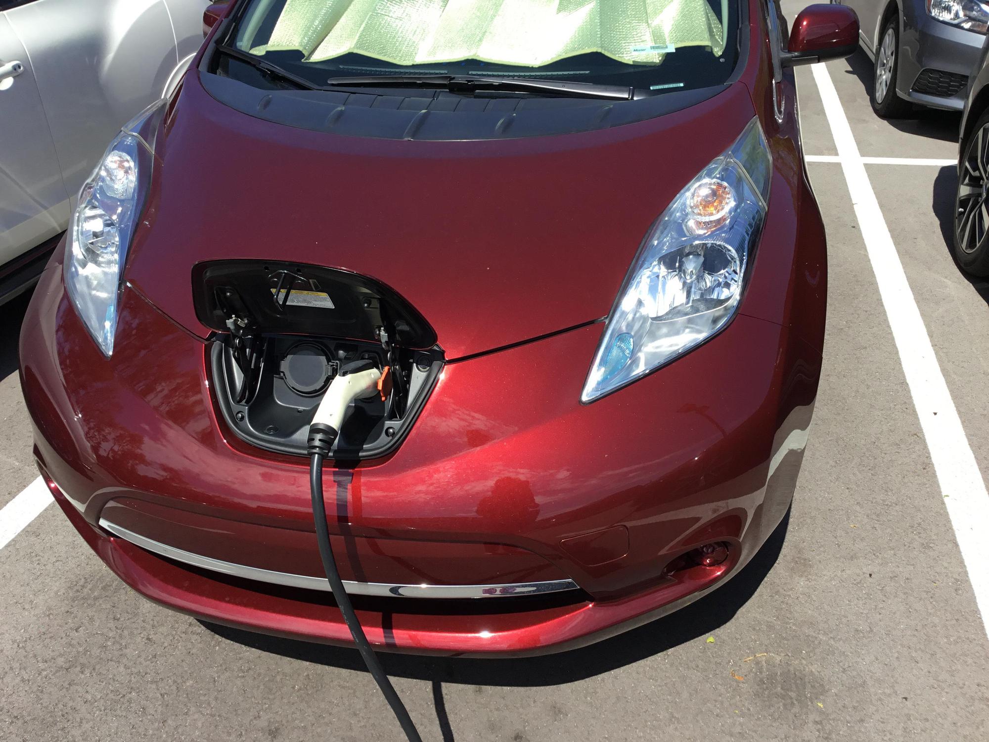 Benton Nissan of Columbia Columbia, TN EV Station