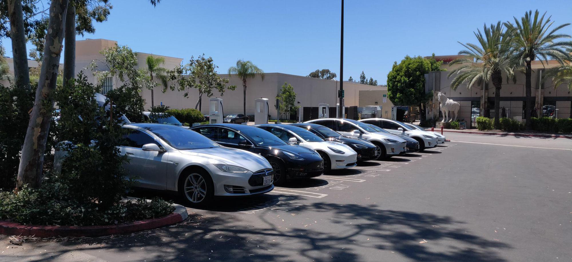 The Shops at Mission Viejo (2) Mission Viejo, CA EV Station