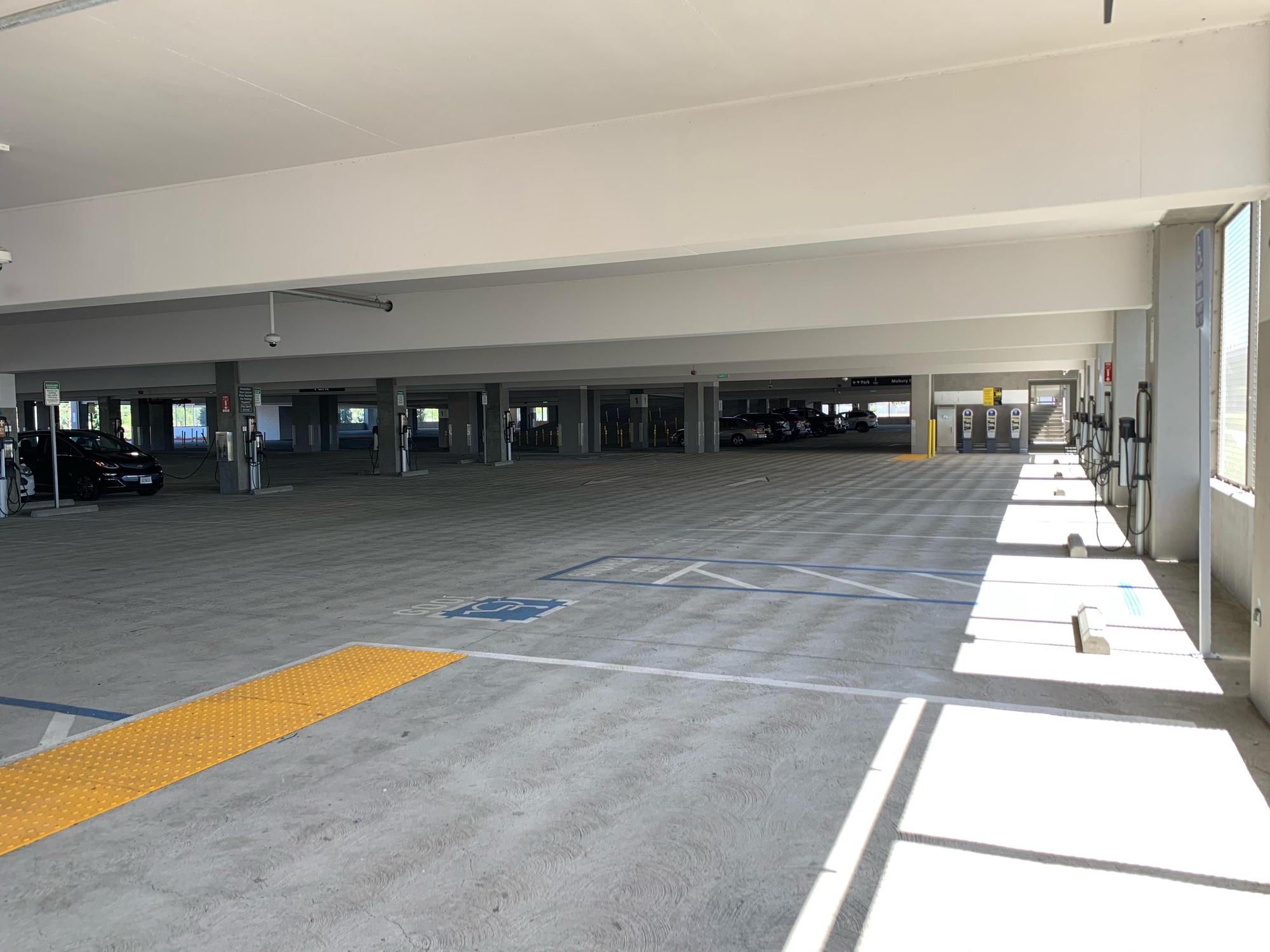 San Jose, CA, Transit Center, efficient transportation.