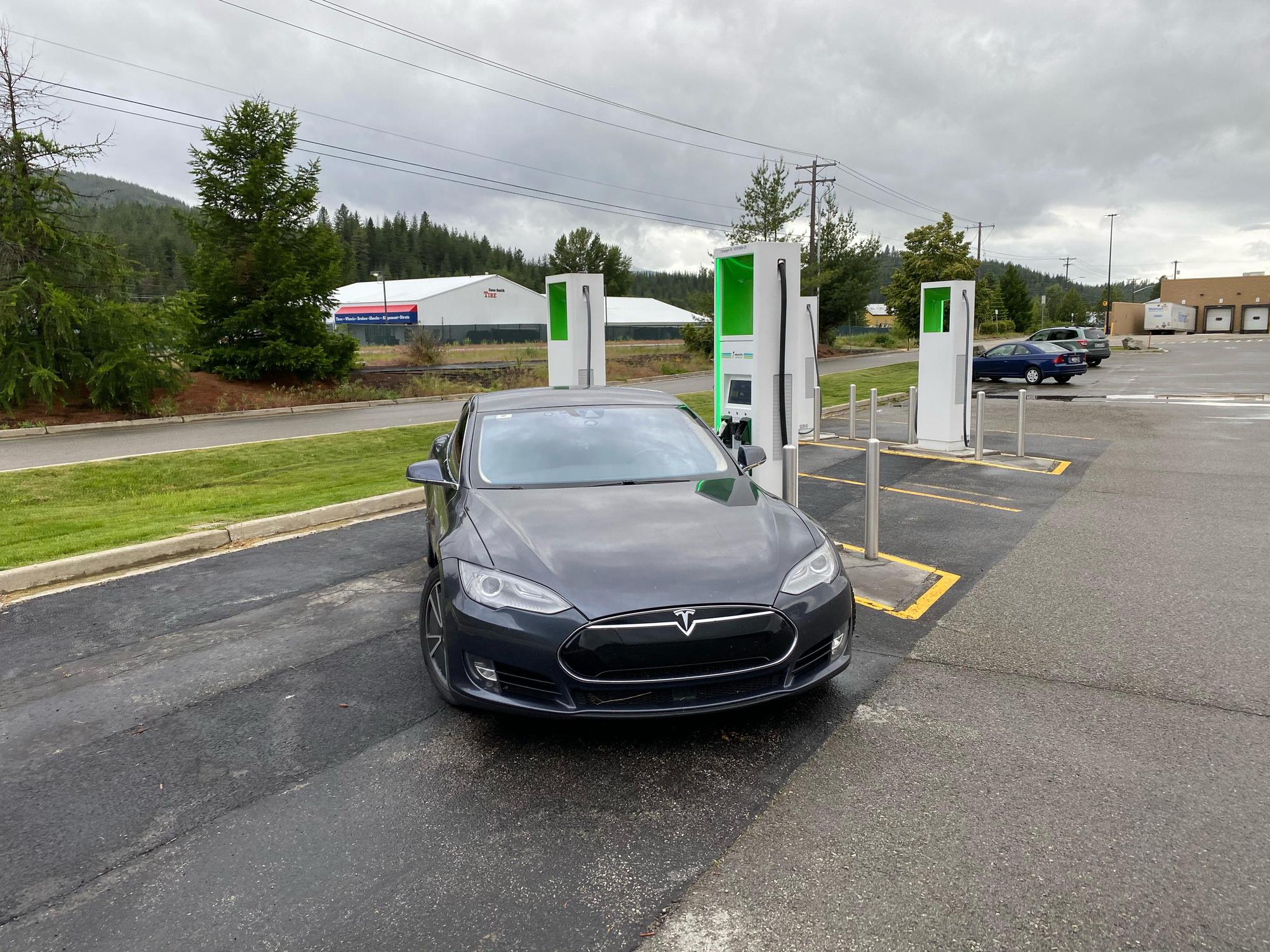 Walmart Supercenter Smelterville, ID EV Station