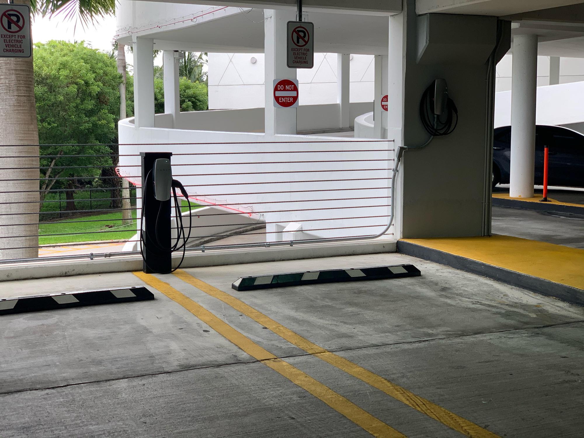 Dadeland Station Shopping Center Miami, FL EV Station