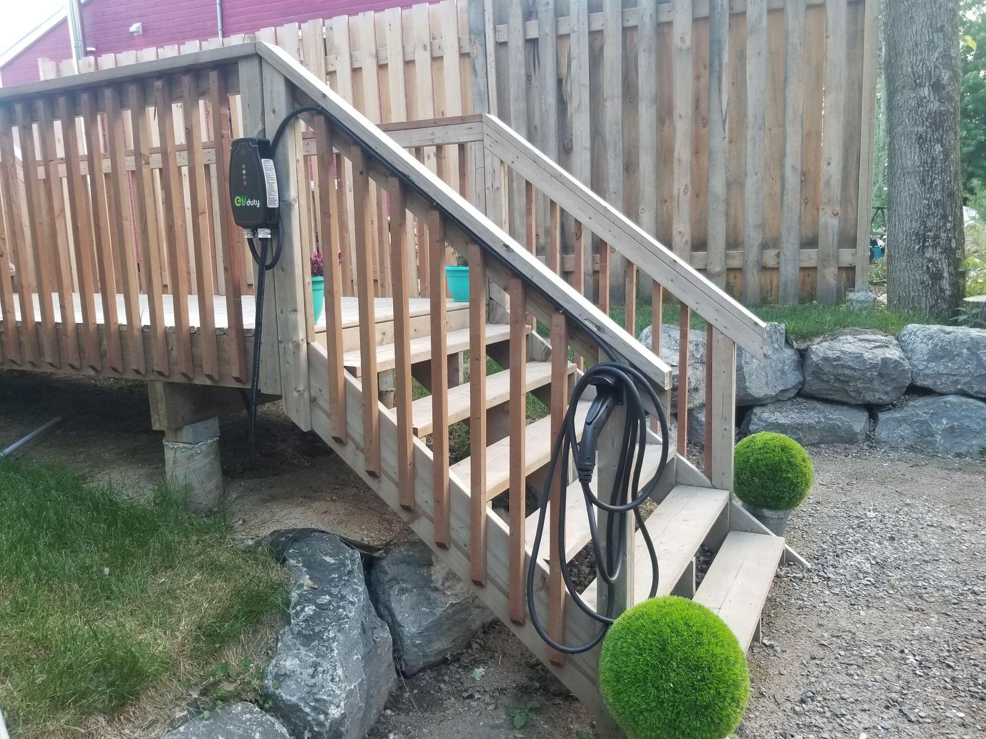 Pontiac Cottage On The Waterfront Quyon, QC EV Station