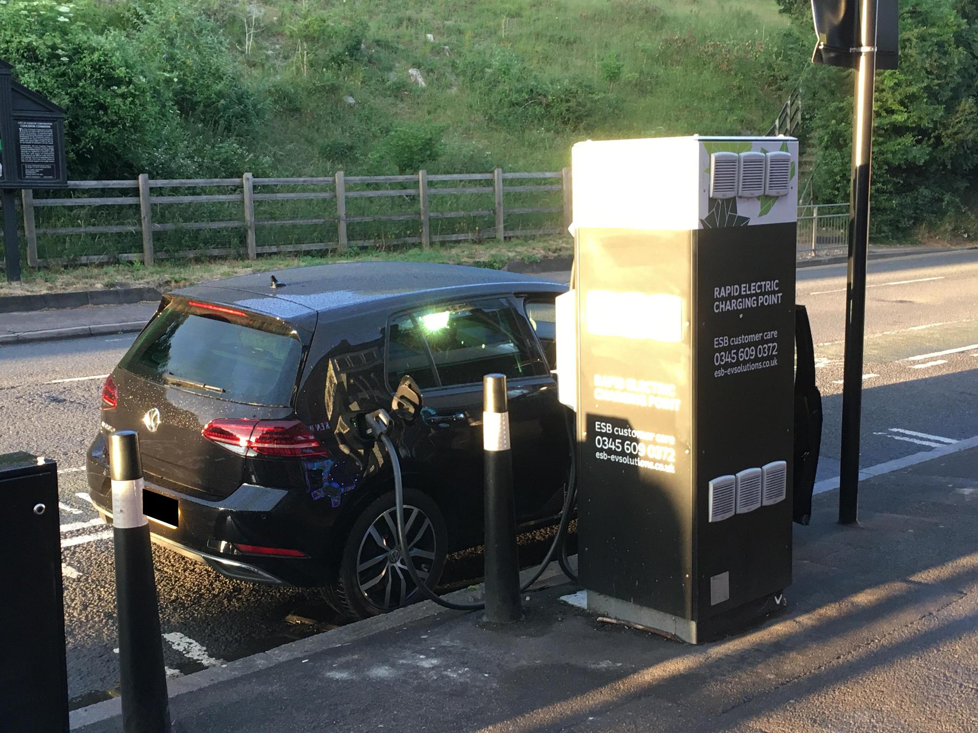 Godstone Road Parking/Charging 7274 Godstone Rd, Kenley CR8 5AA, UK