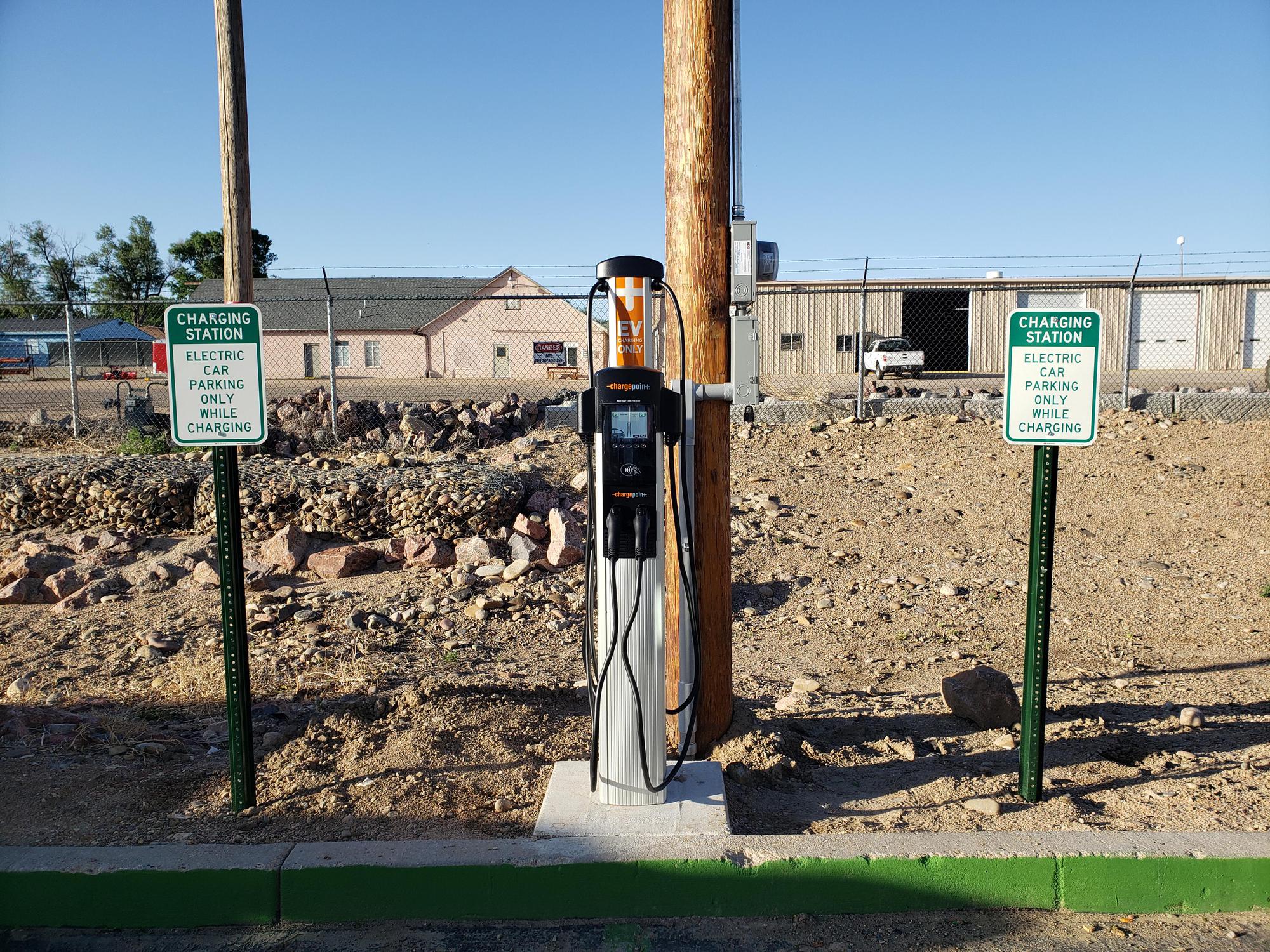 Holiday Inn Express La Junta La Junta, CO EV Station