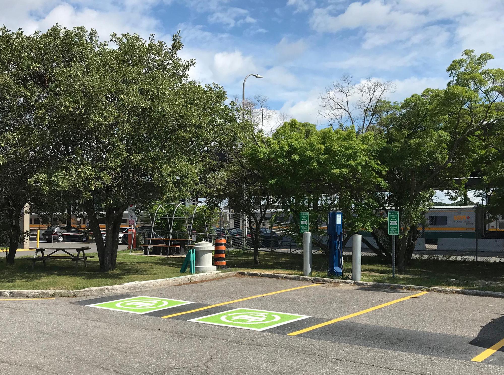 Ottawa Station Parking Ottawa, ON EV Station