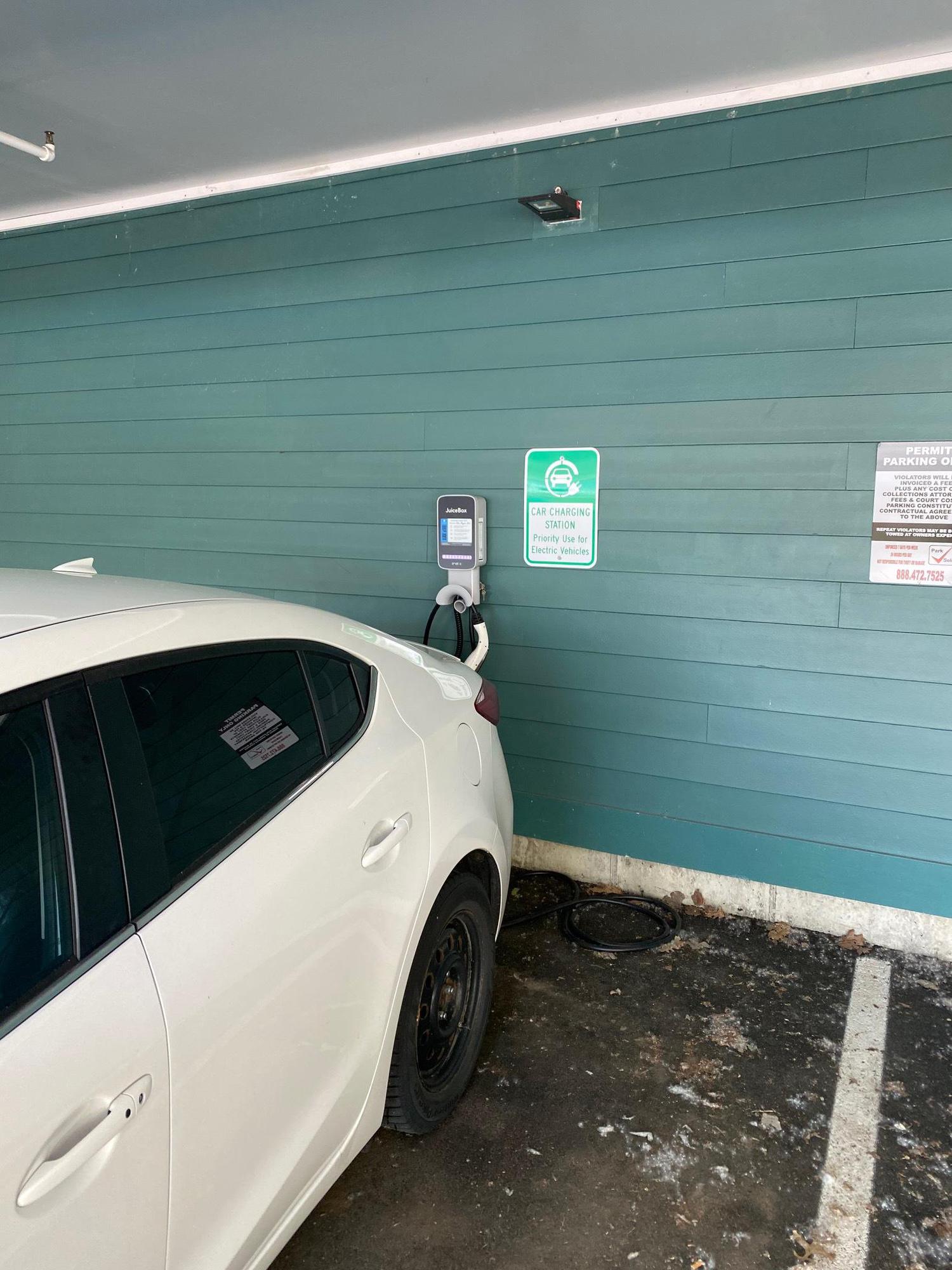 Small Dog Electronics Burlington, VT EV Station