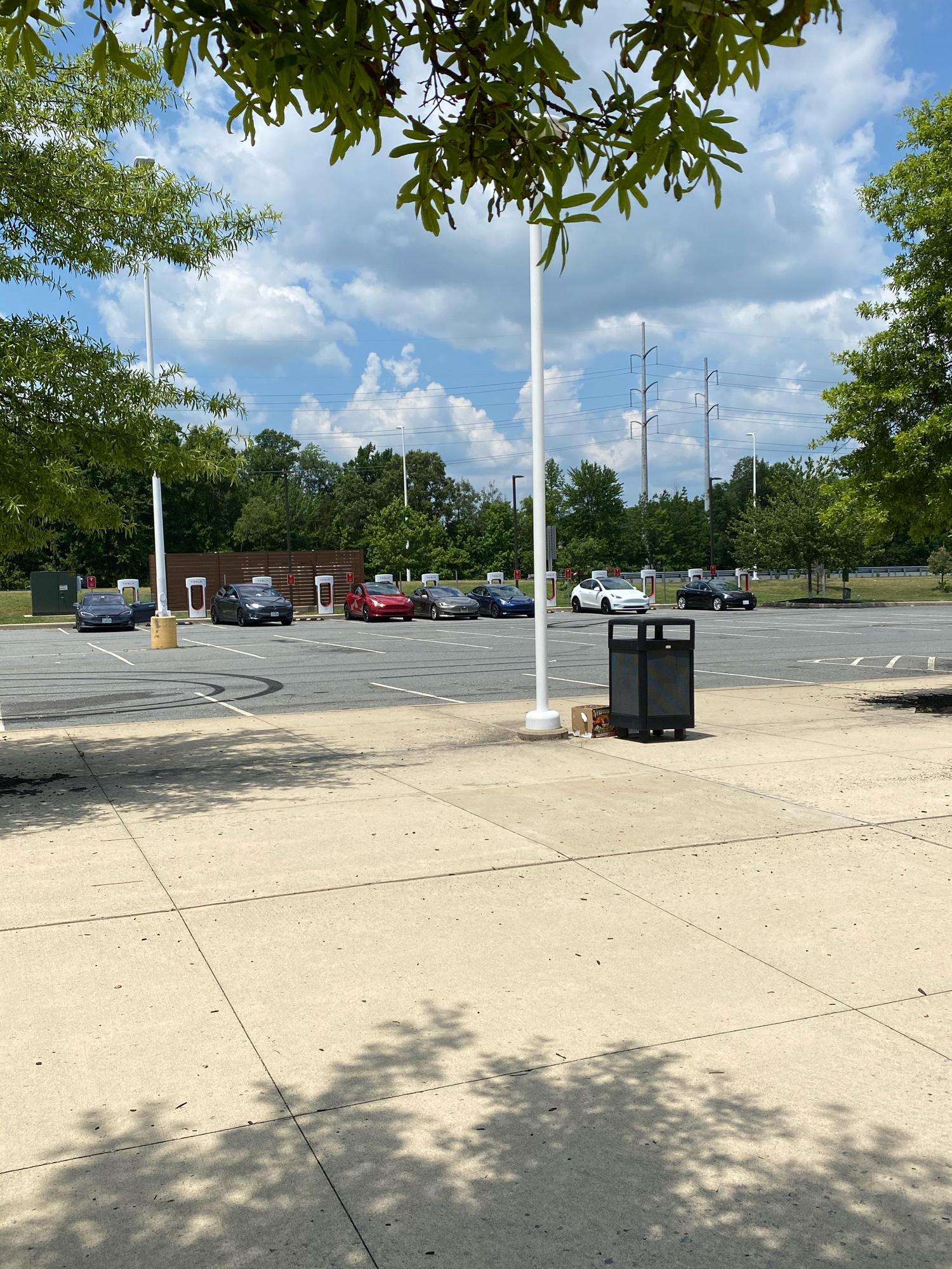 Delaware House Travel Plaza Newark, DE EV Station