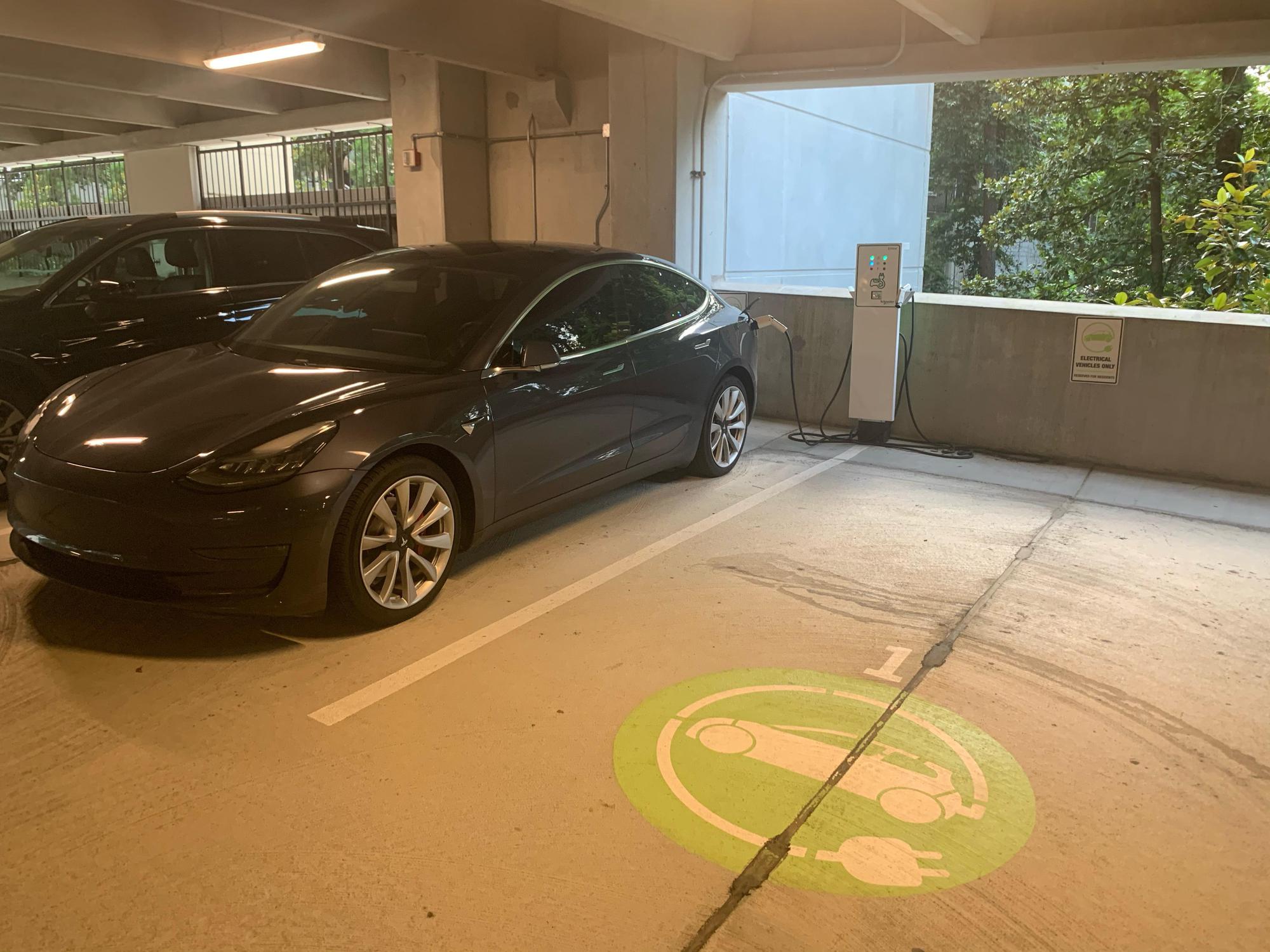 AMLI Buckhead - 3464 Roxboro Rd NE | Atlanta, GA | EV Station