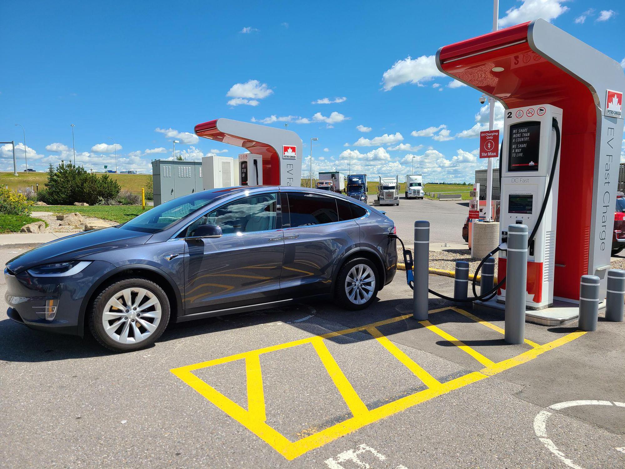 PetroCanada Aldersyde Aldersyde, AB EV Station