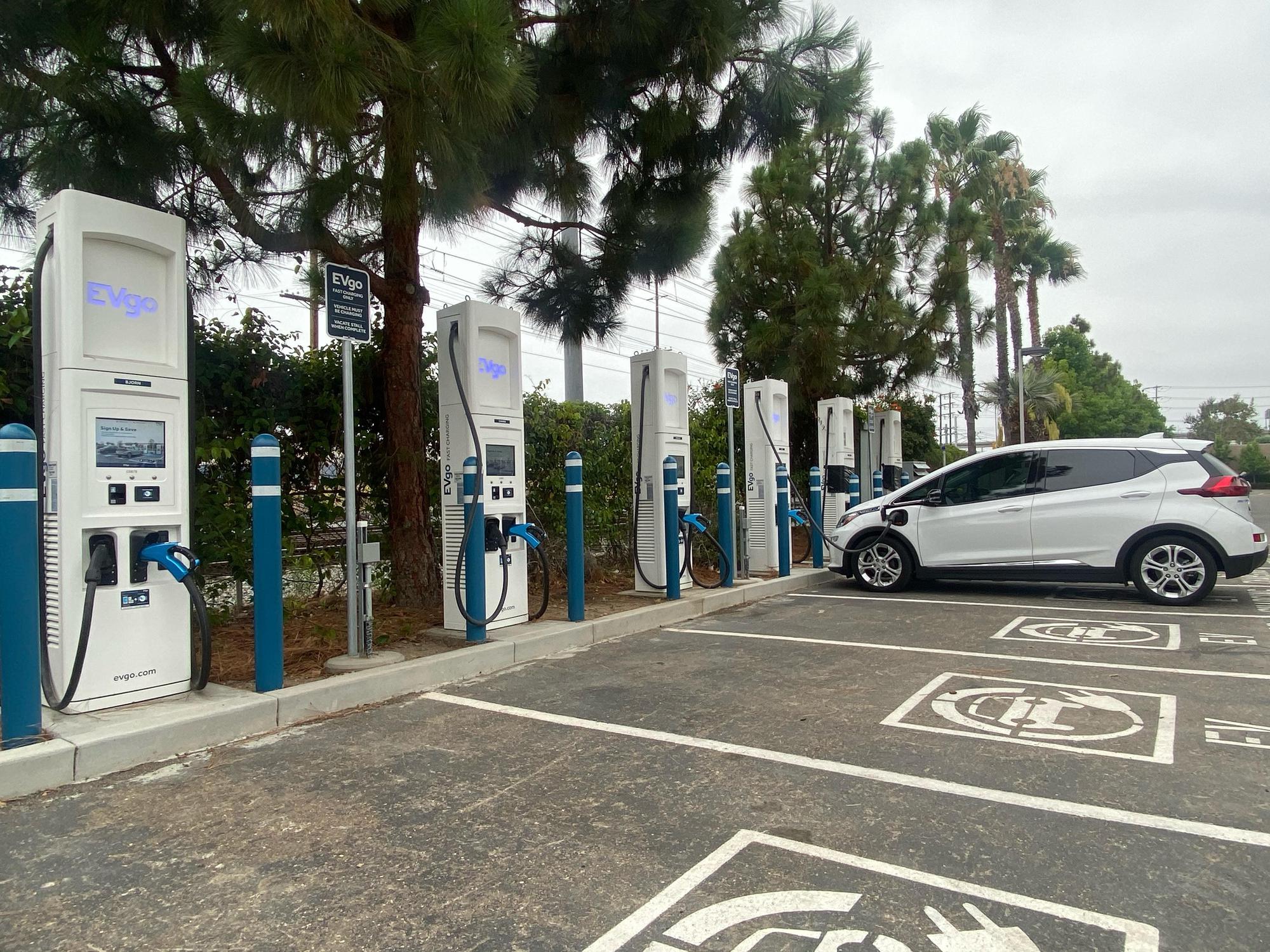 Caltrans District 11 Headquarters (1) San Diego, CA EV Station