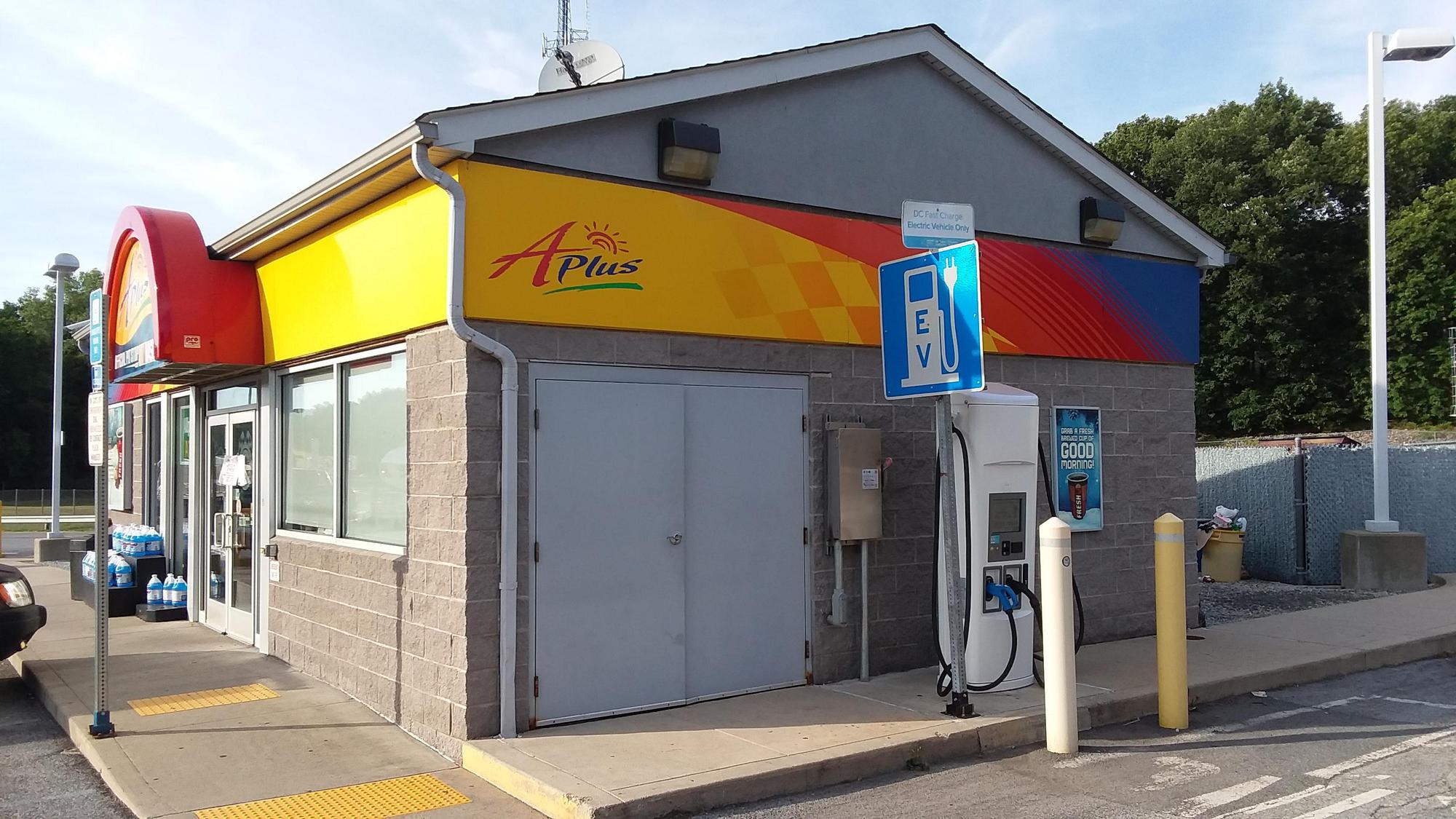 Plattekill Travel Plaza Northbound I87 MP 65 (1) Plattekill, NY EV