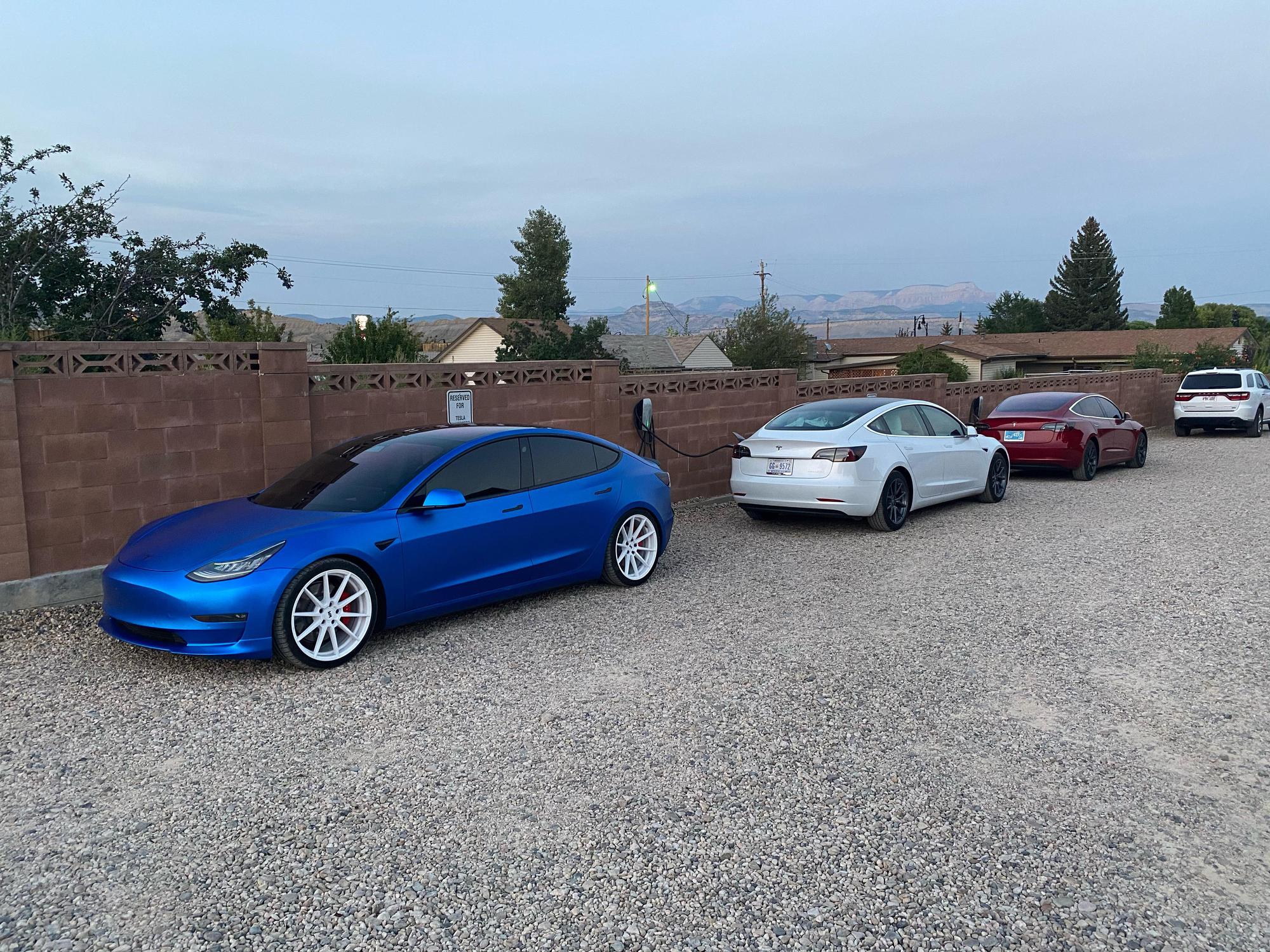 Bryce Canyon Inn & Bryce Canyon Coffee Company Tropic, UT EV Station