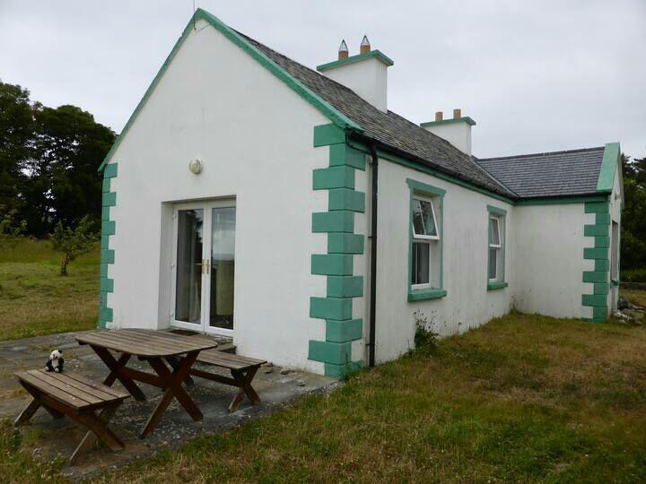 Broadhaven Cottage, 3km from Ballycastle Village, County Mayo R314