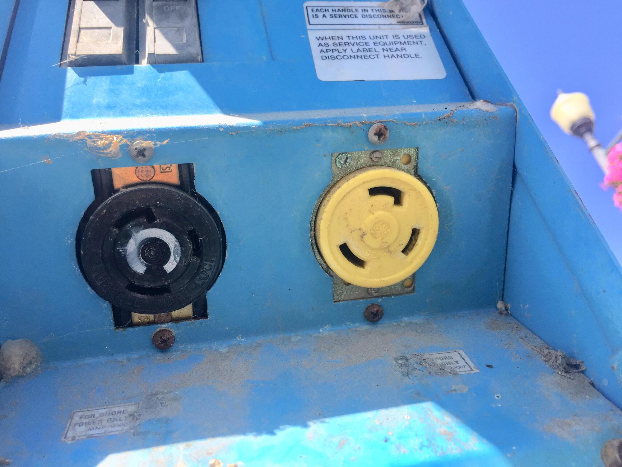 cheboygan-marina-docks-cheboygan-mi-ev-station