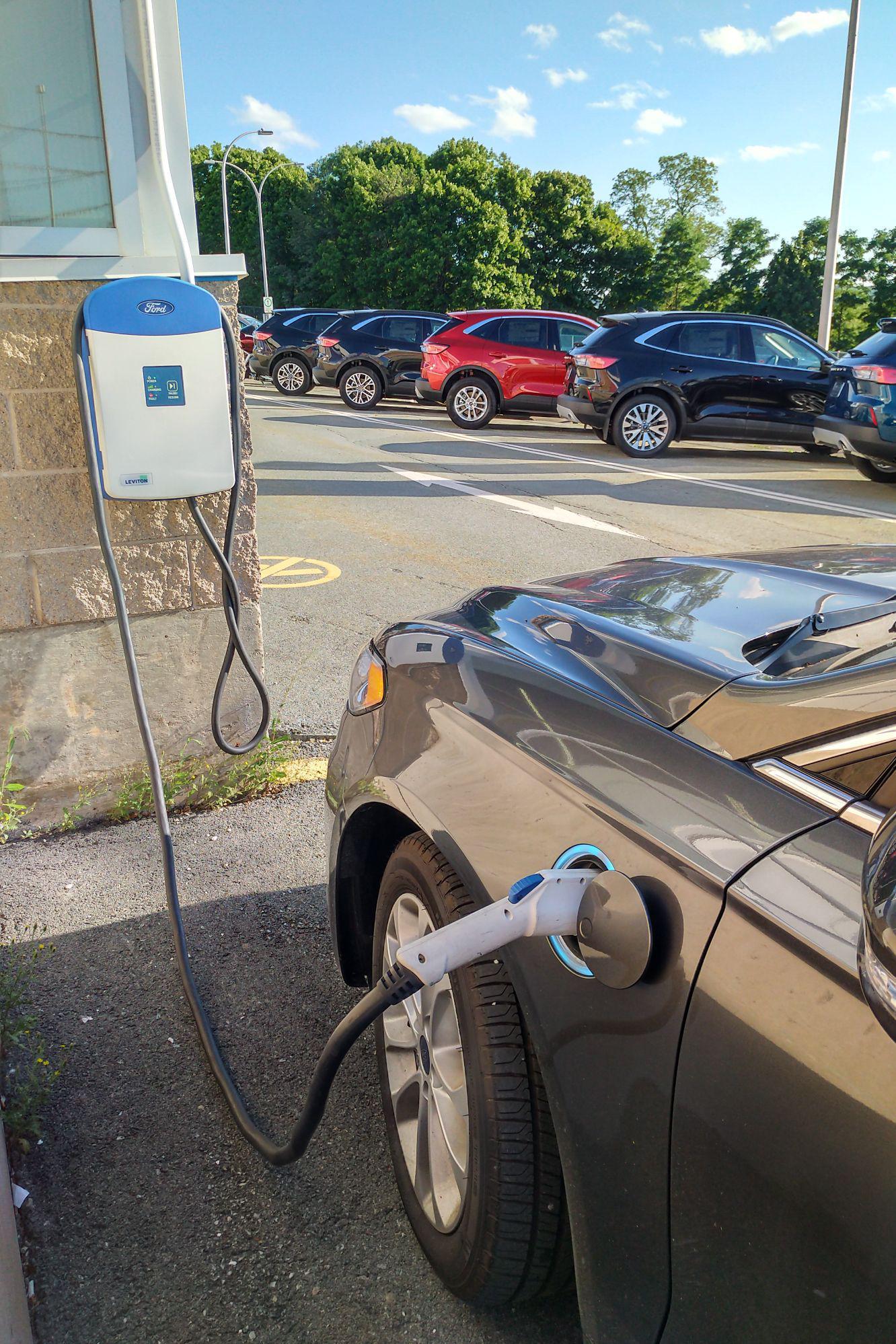 Steele Ford Lincoln Halifax, NS EV Station