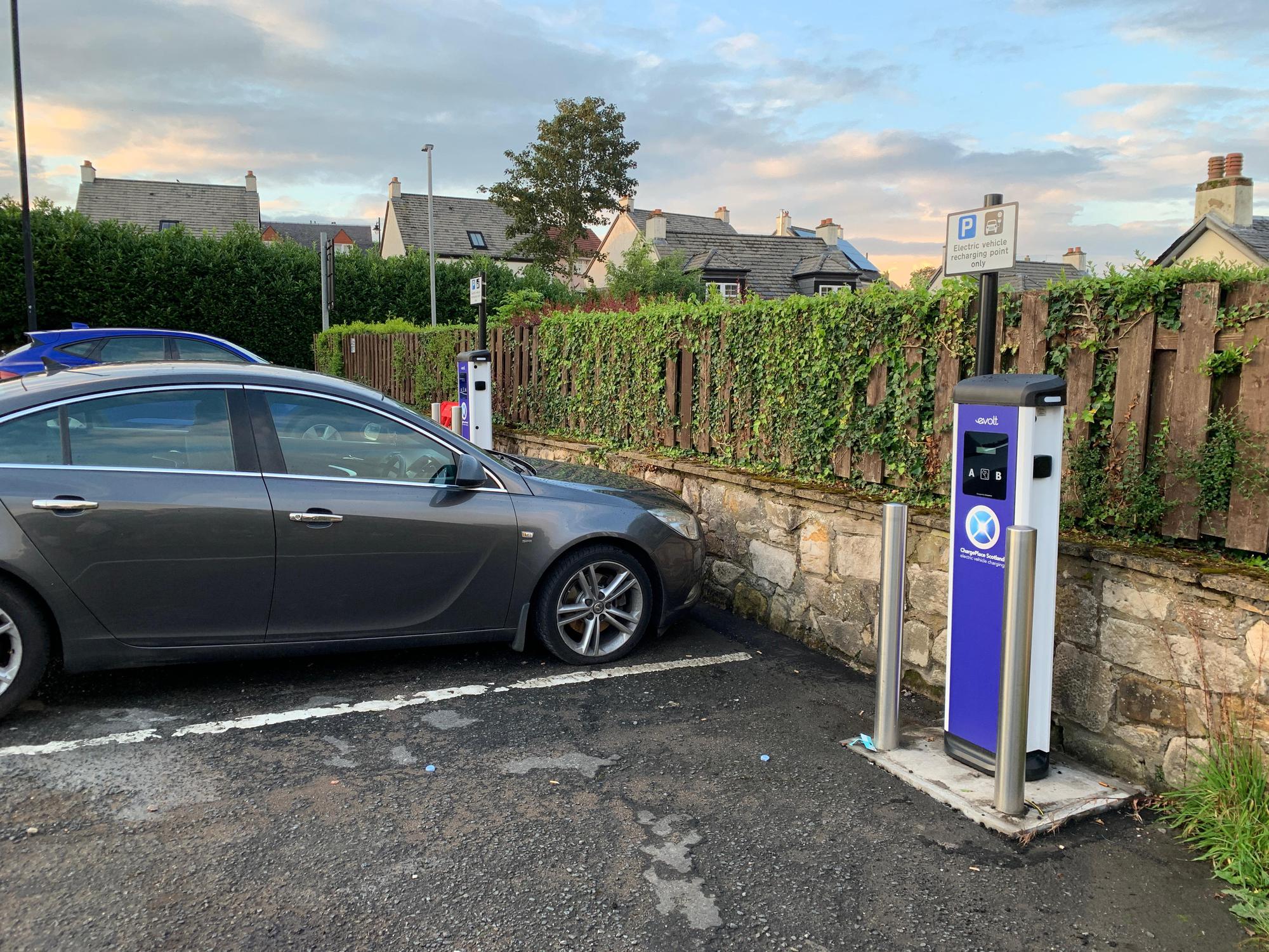 Kilmaurs Village Car Park Kilmaurs, Scotland EV Station