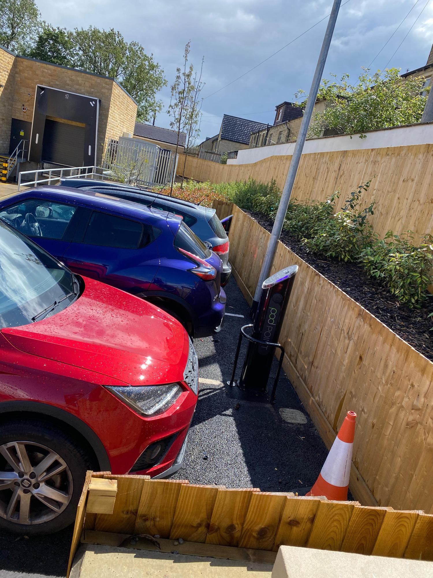 ALDI Leeds Old Rd, Thornbury, BD3 8JW, United Kingdom EV Station