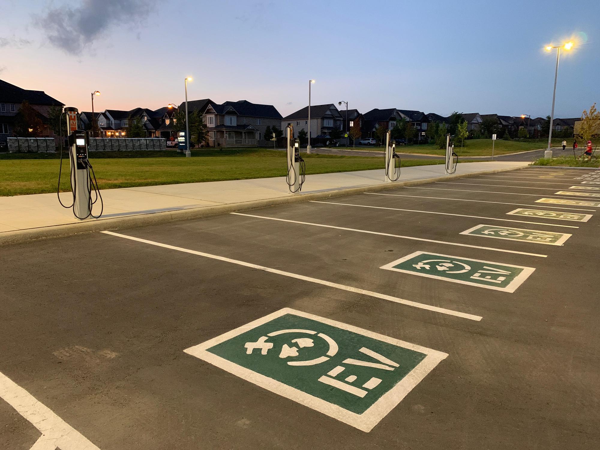 Southfields Village Community Centre Caledon, ON EV Station
