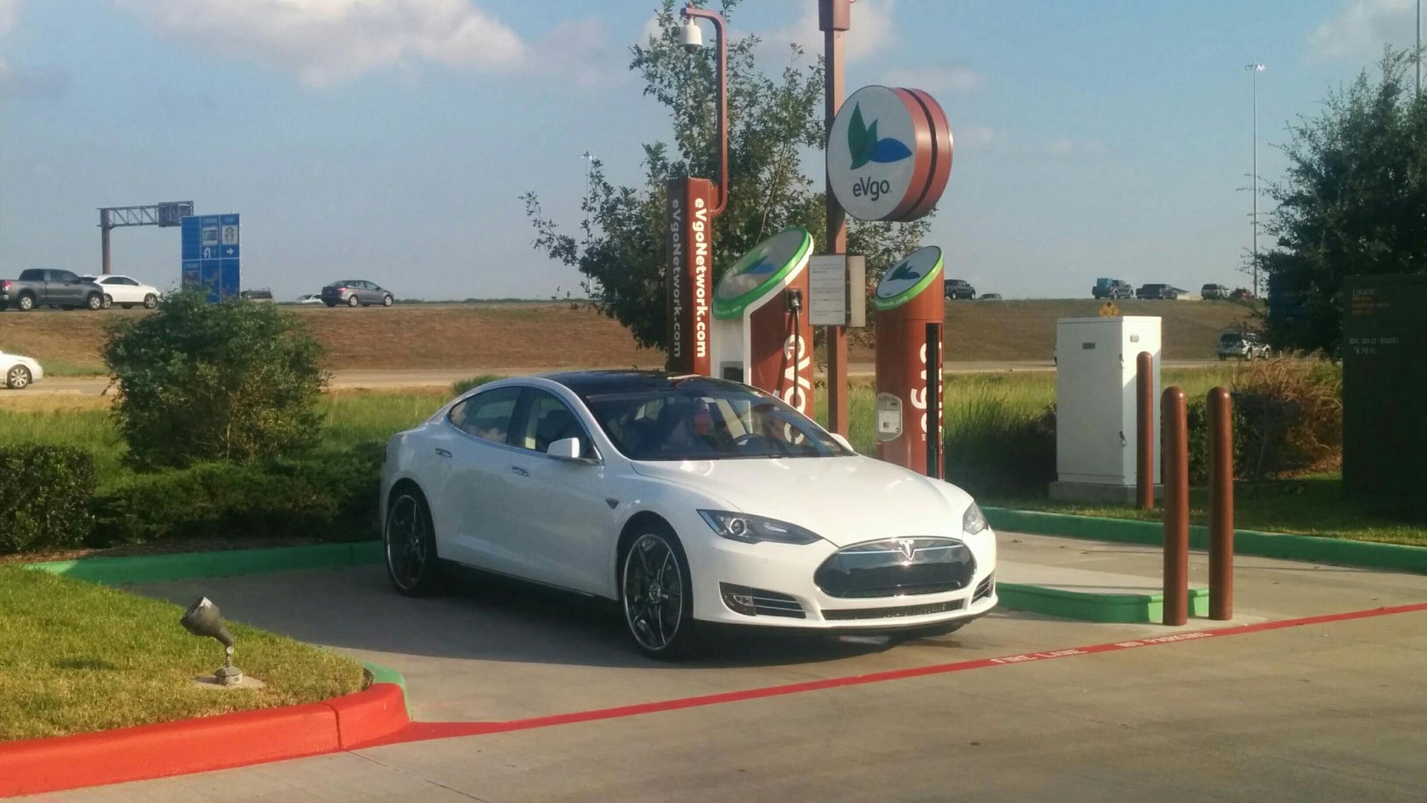 Cracker Barrel Pearland, TX EV Station