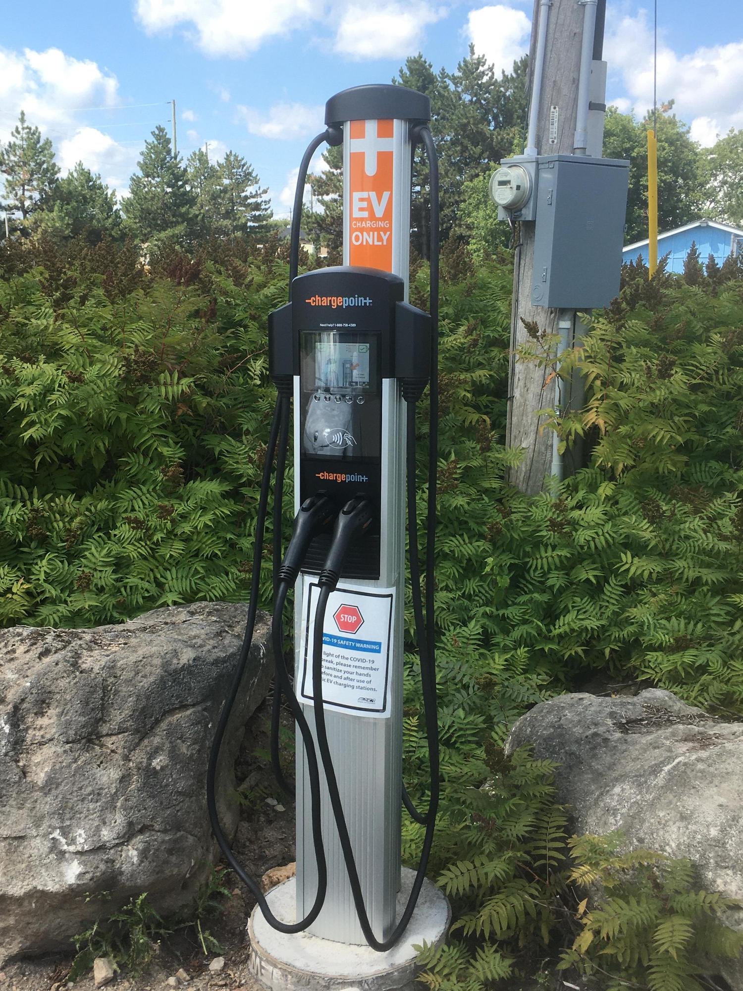 Caledon Village Place (1) Caledon Village, ON EV Station