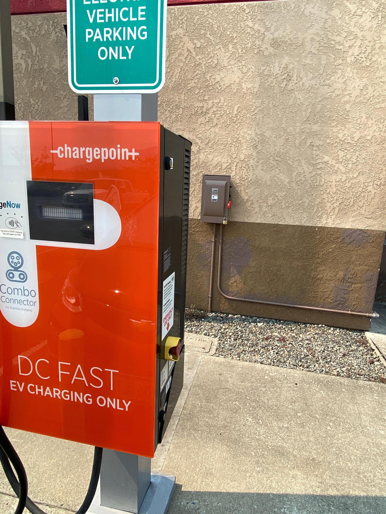 Carl's Jr Yreka Yreka, CA EV Station