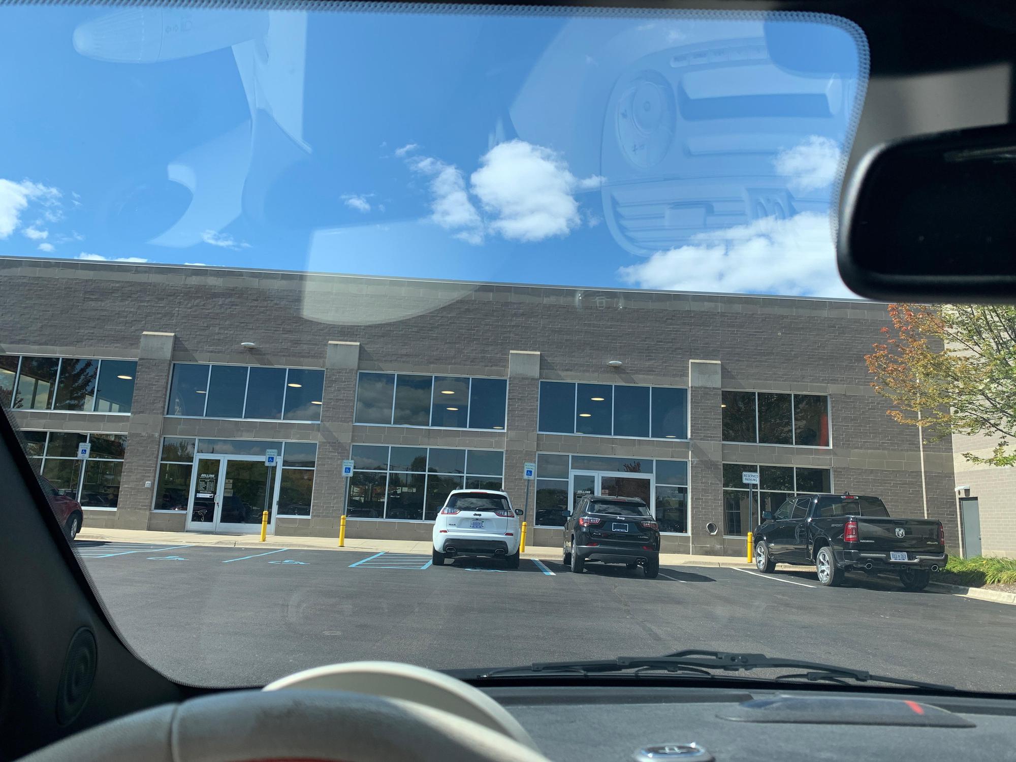 Golling Chrysler Jeep Dodge Ram Inc. Bloomfield Hills, MI EV Station