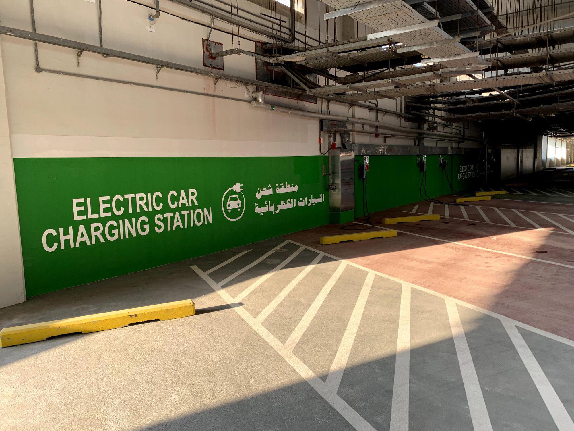 Yas Mall Cinema Parking أبو ظبي, أبو ظبي EV Station
