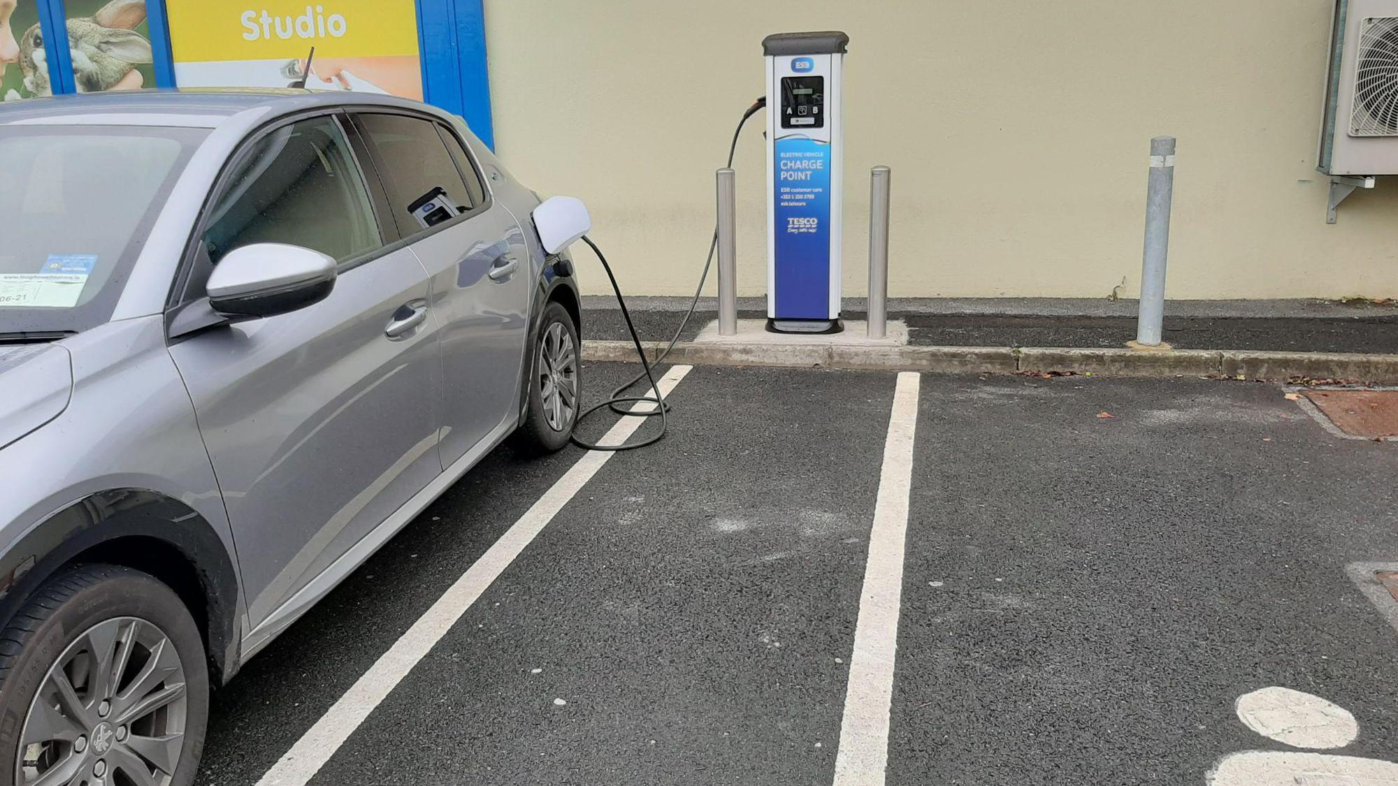 Tesco Mullingar Mullingar, WH EV Station