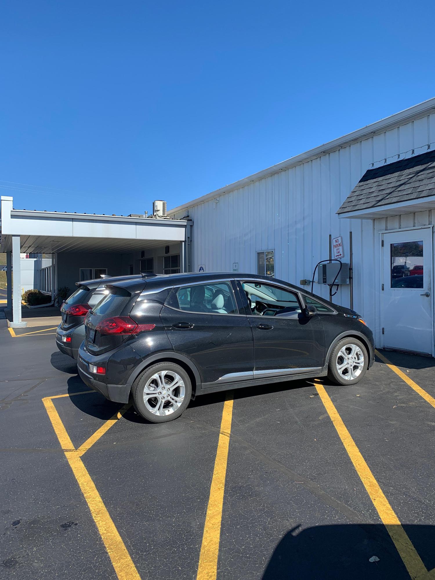 Neuville Motors Waupaca, WI EV Station