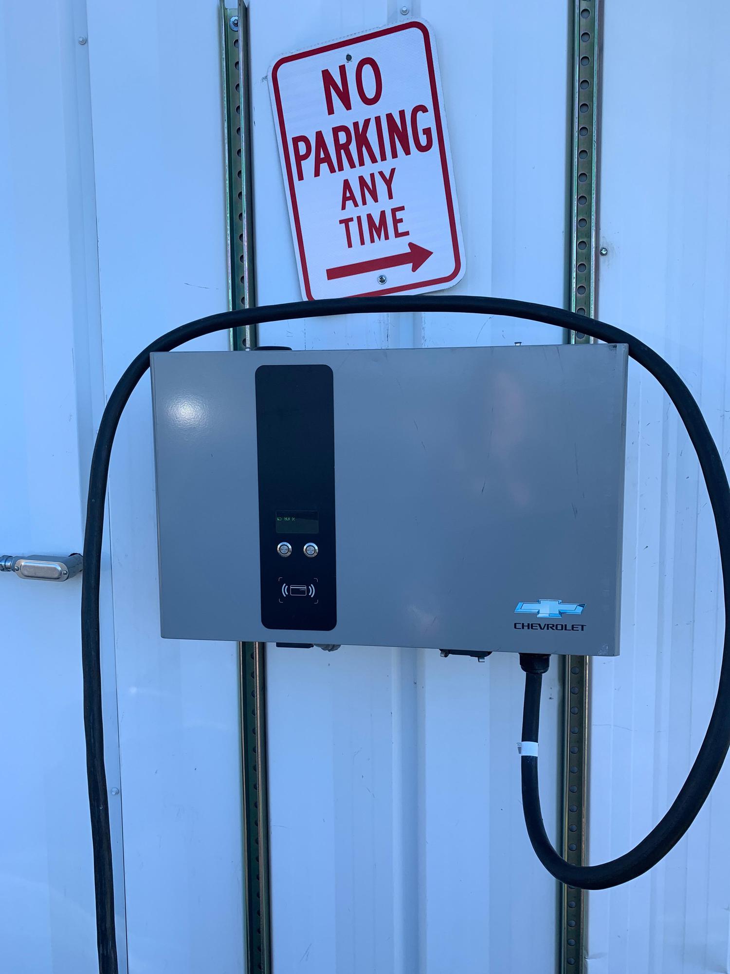 Neuville Motors Waupaca, WI EV Station