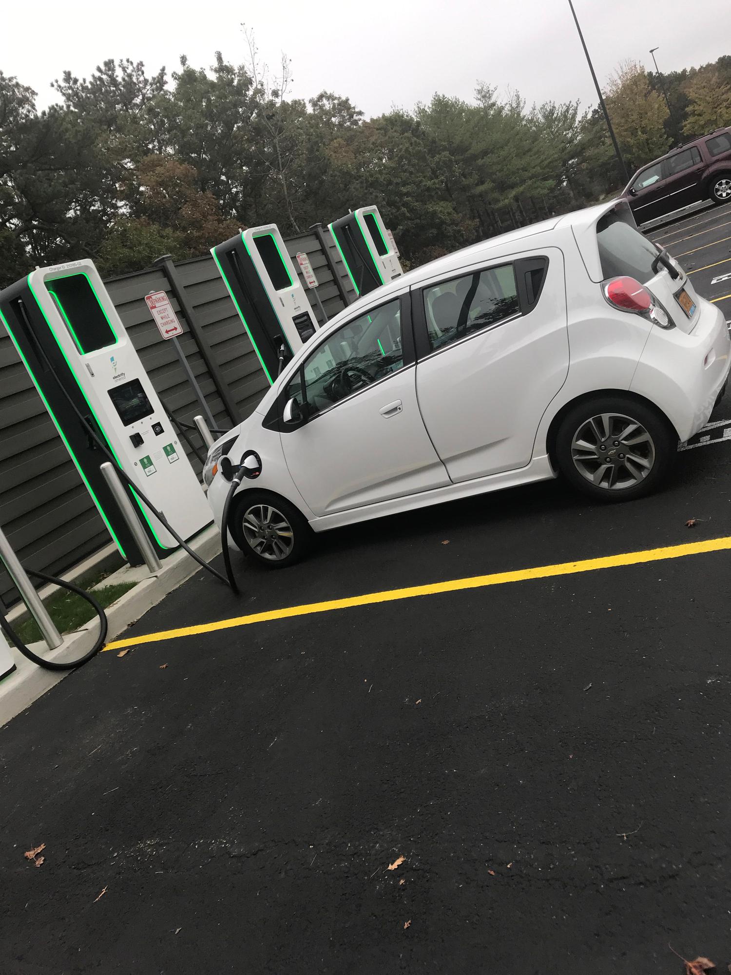 Sam's Club Medford, NY EV Station
