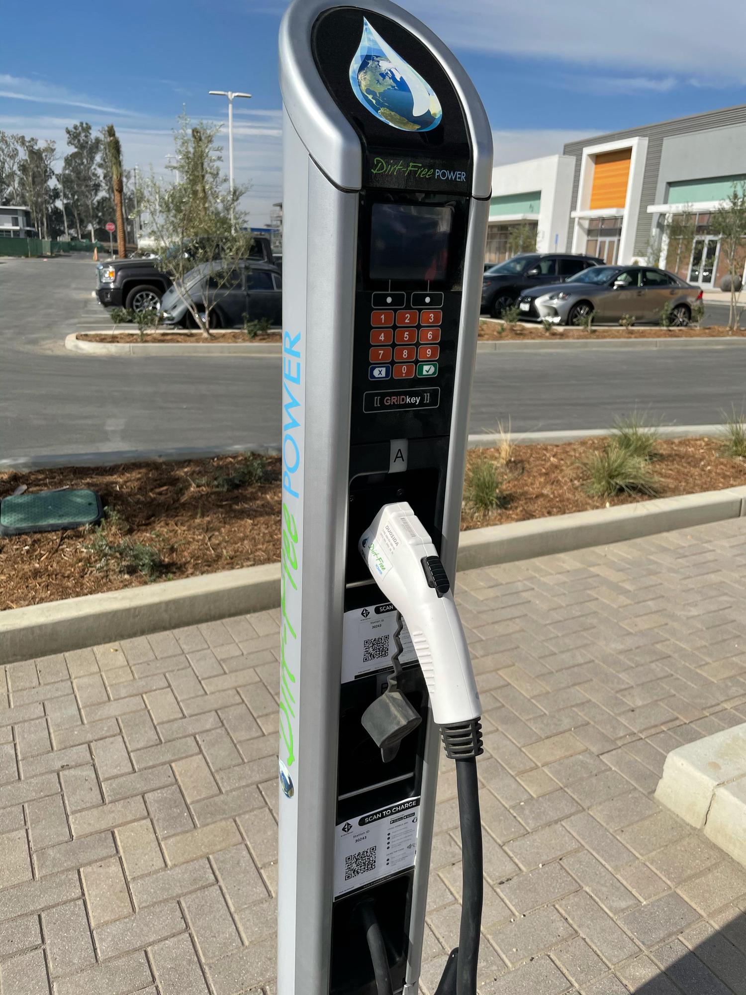 Sprouts Farmers Market Eastvale Eastvale, CA EV Station