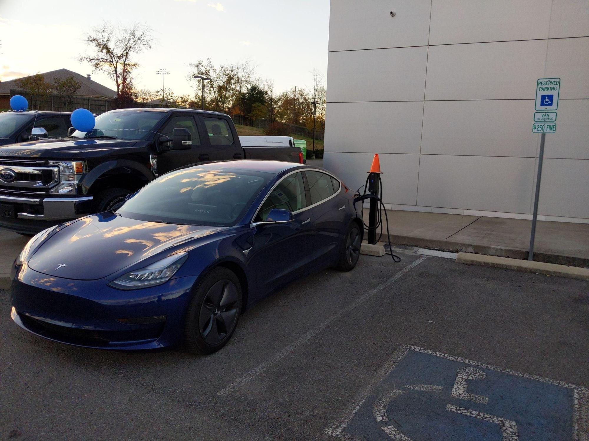 Miracle Ford Gallatin, TN EV Station