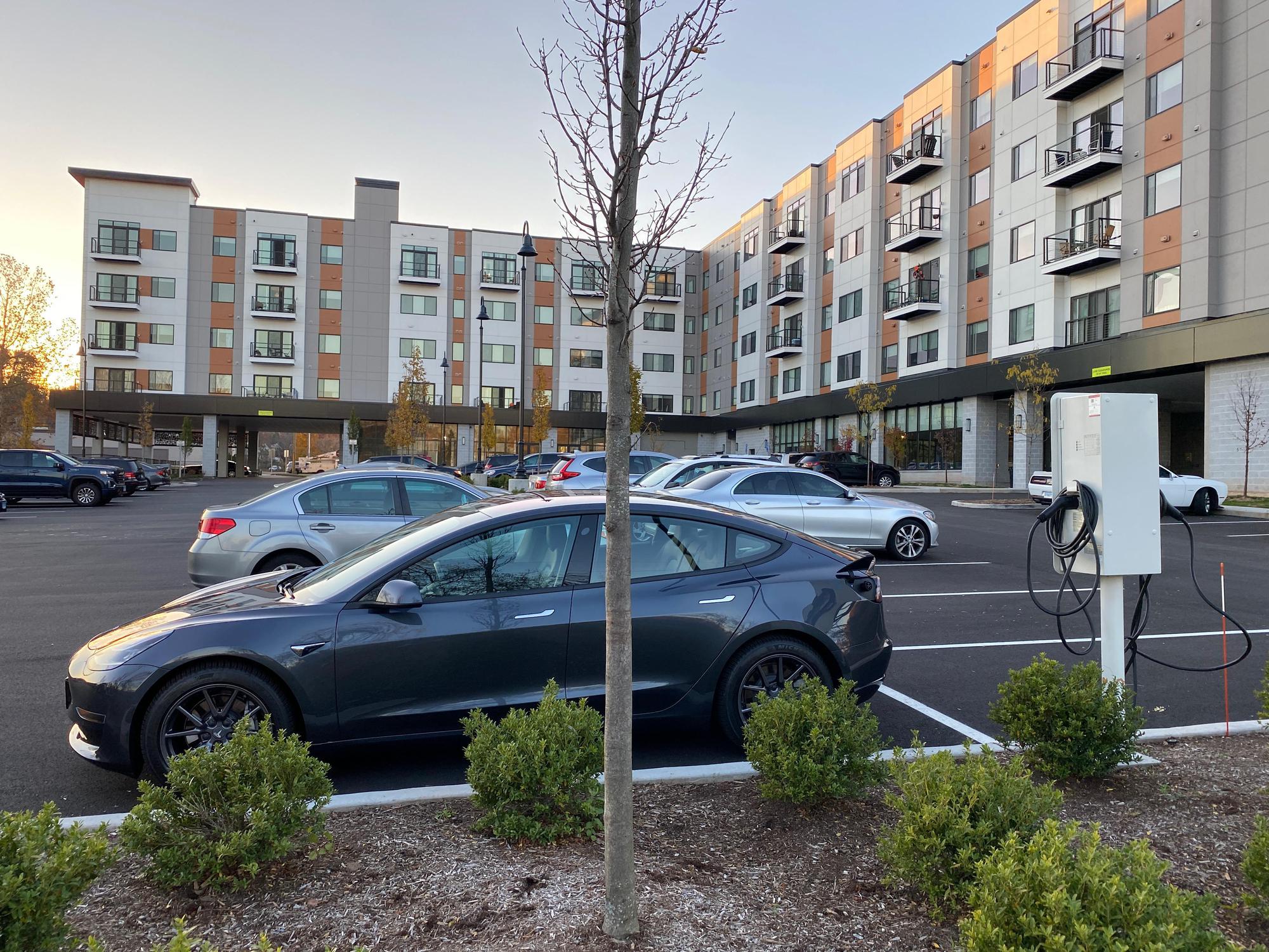 The Borden Luxury Apartments Wethersfield, CT EV Station